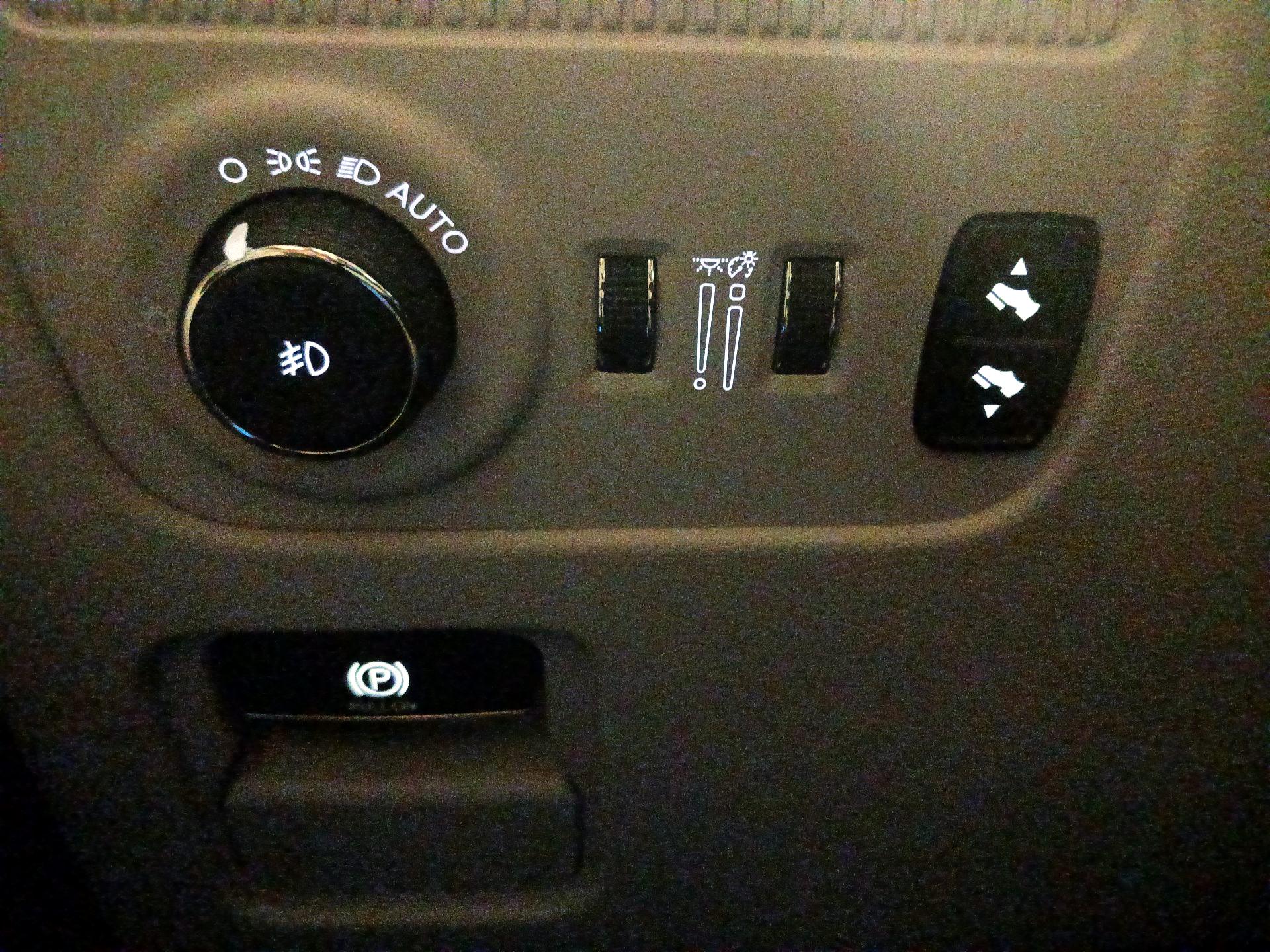 Thumbnail: 2023 Jeep Grand Wagoneer - 13