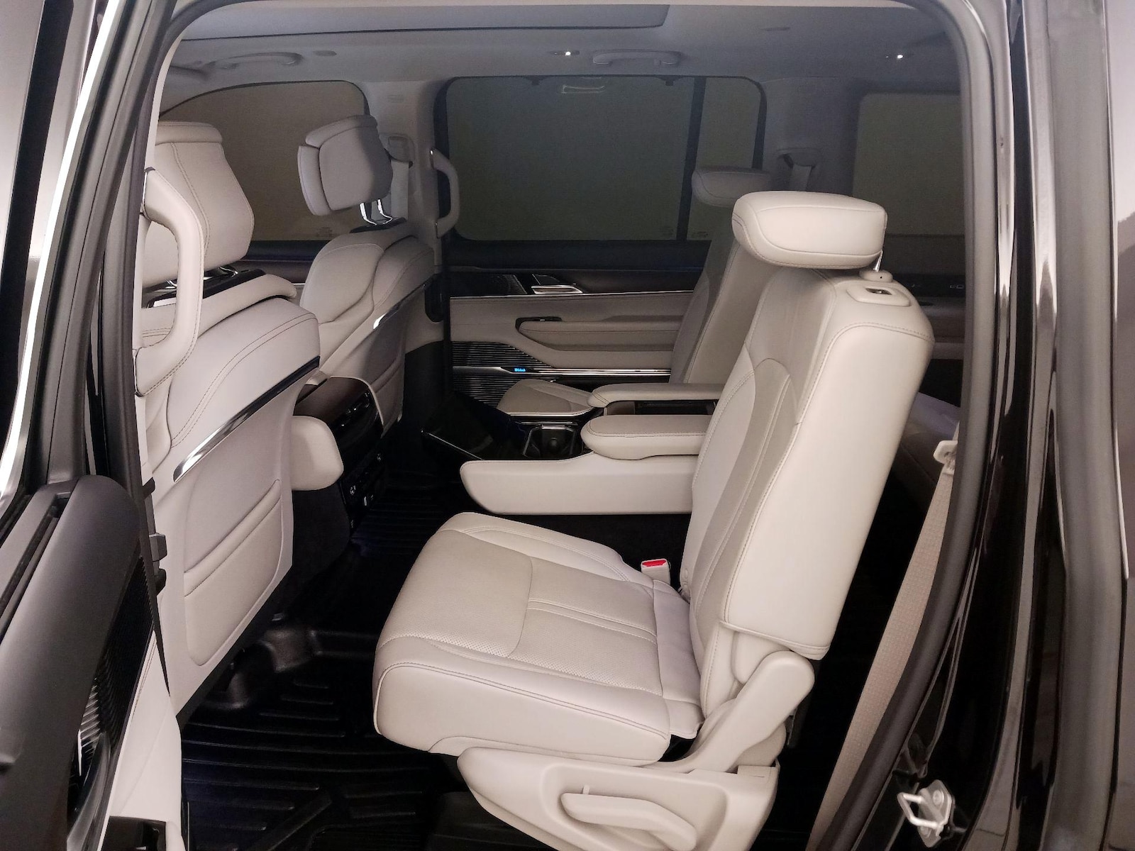 2023 Jeep Grand Wagoneer Series I - Photo 22