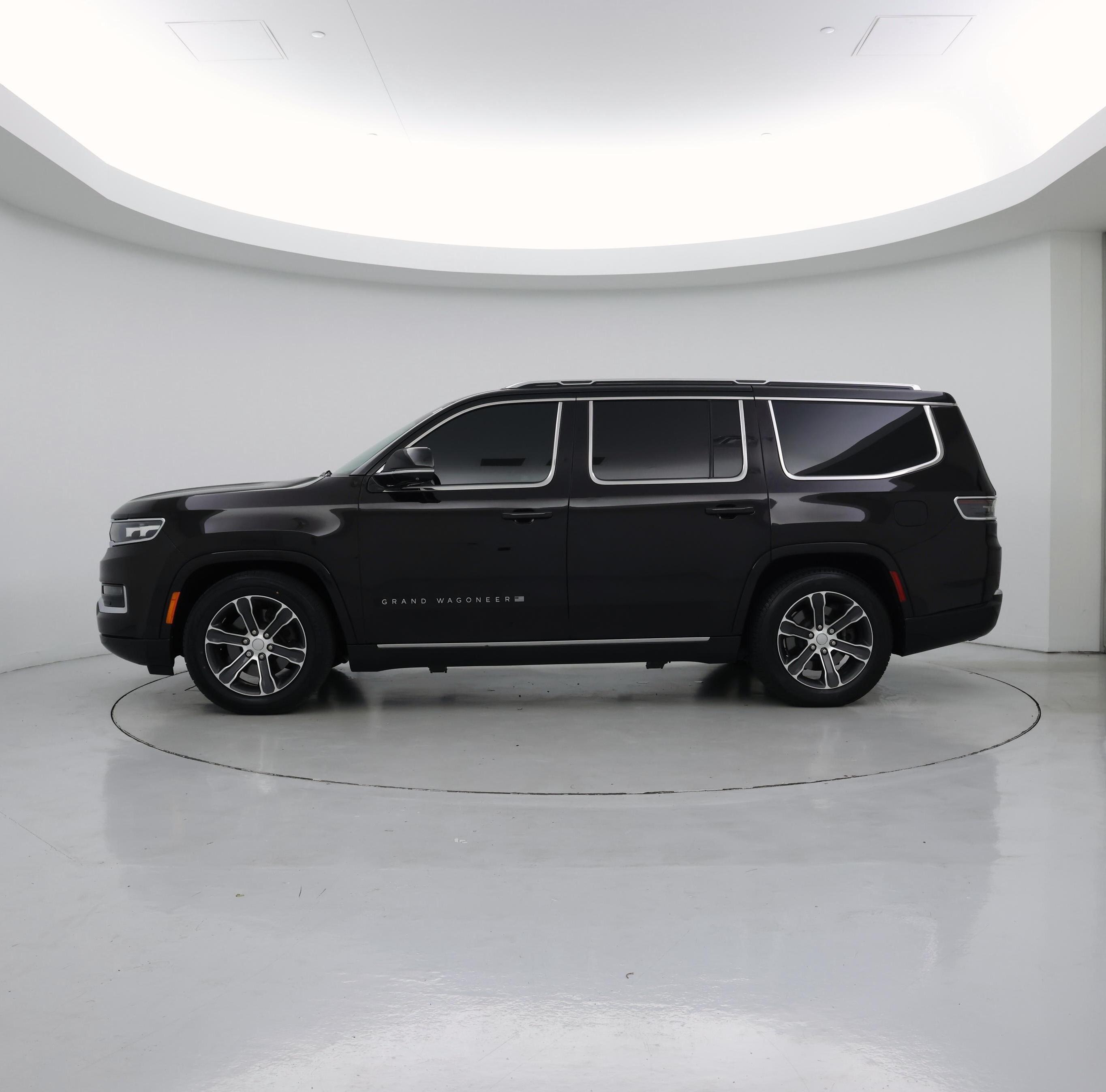 Thumbnail: 2023 Jeep Grand Wagoneer - 3