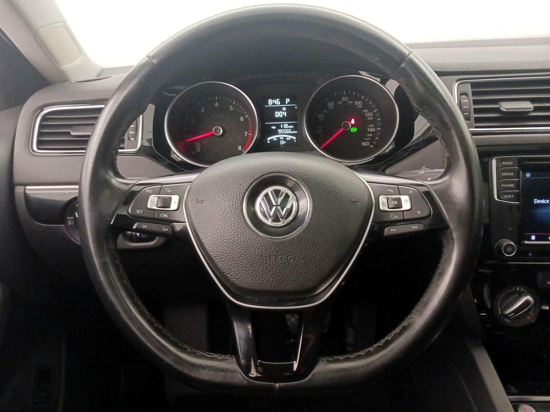 Thumbnail: 2016 Volkswagen Jetta - 10
