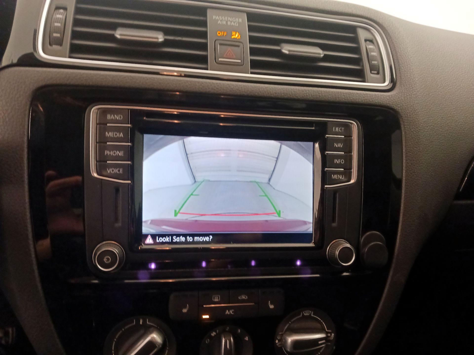 Thumbnail: 2016 Volkswagen Jetta - 14