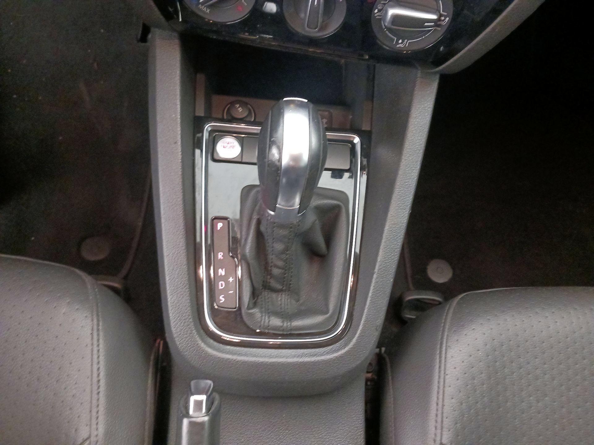 Thumbnail: 2016 Volkswagen Jetta - 17