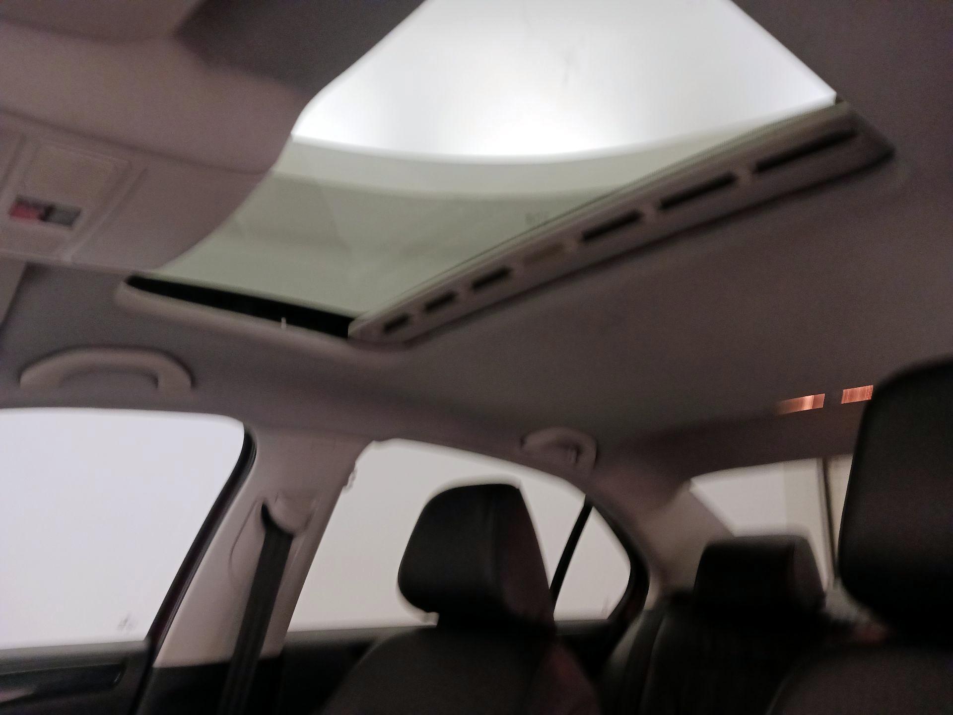 Thumbnail: 2016 Volkswagen Jetta - 19