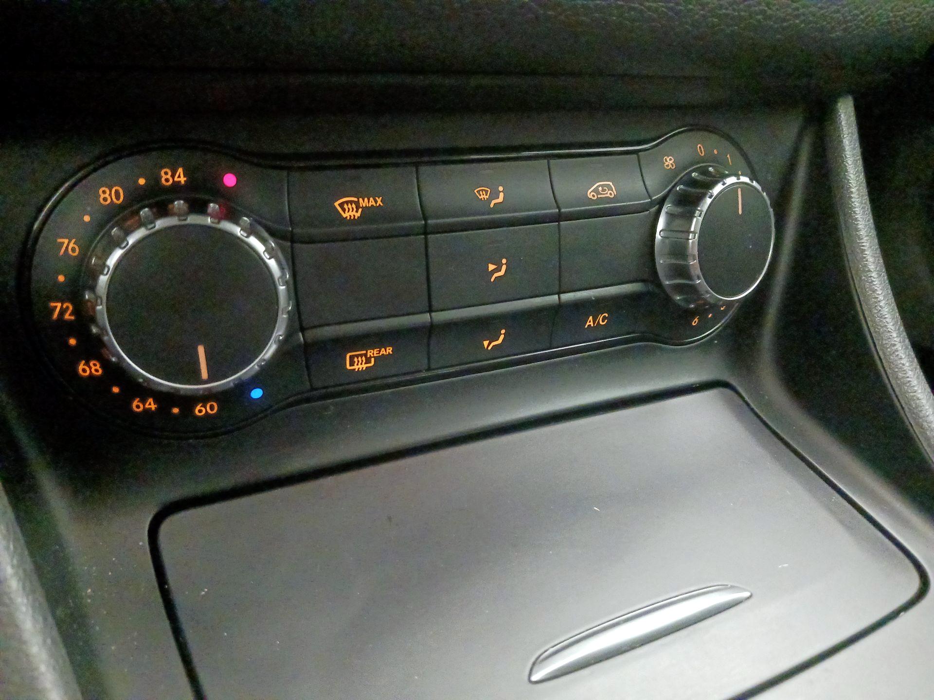 Thumbnail: 2015 Mercedes-Benz GLA - 16