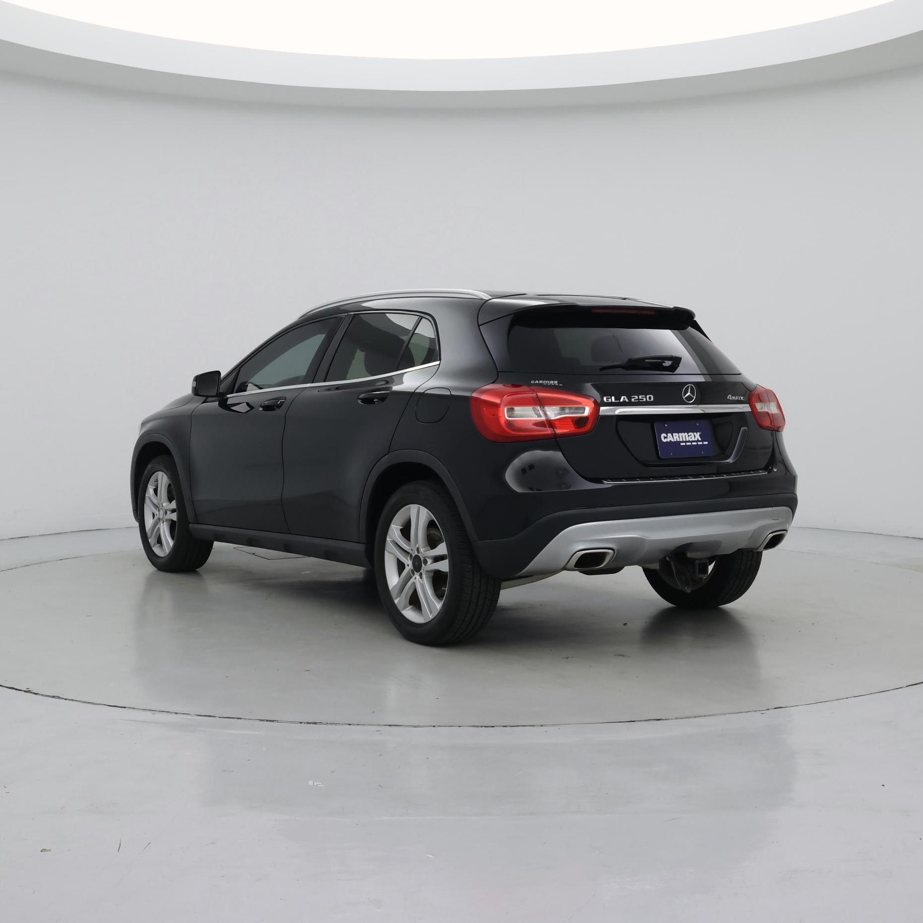 Thumbnail: 2015 Mercedes-Benz GLA - 2