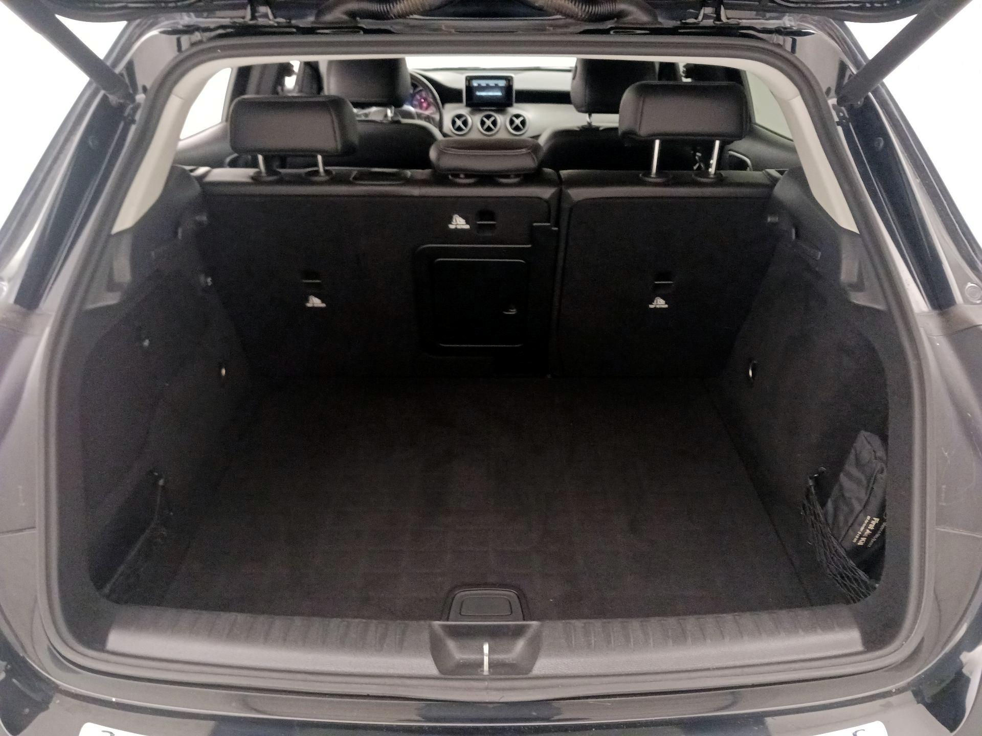 Thumbnail: 2015 Mercedes-Benz GLA - 20