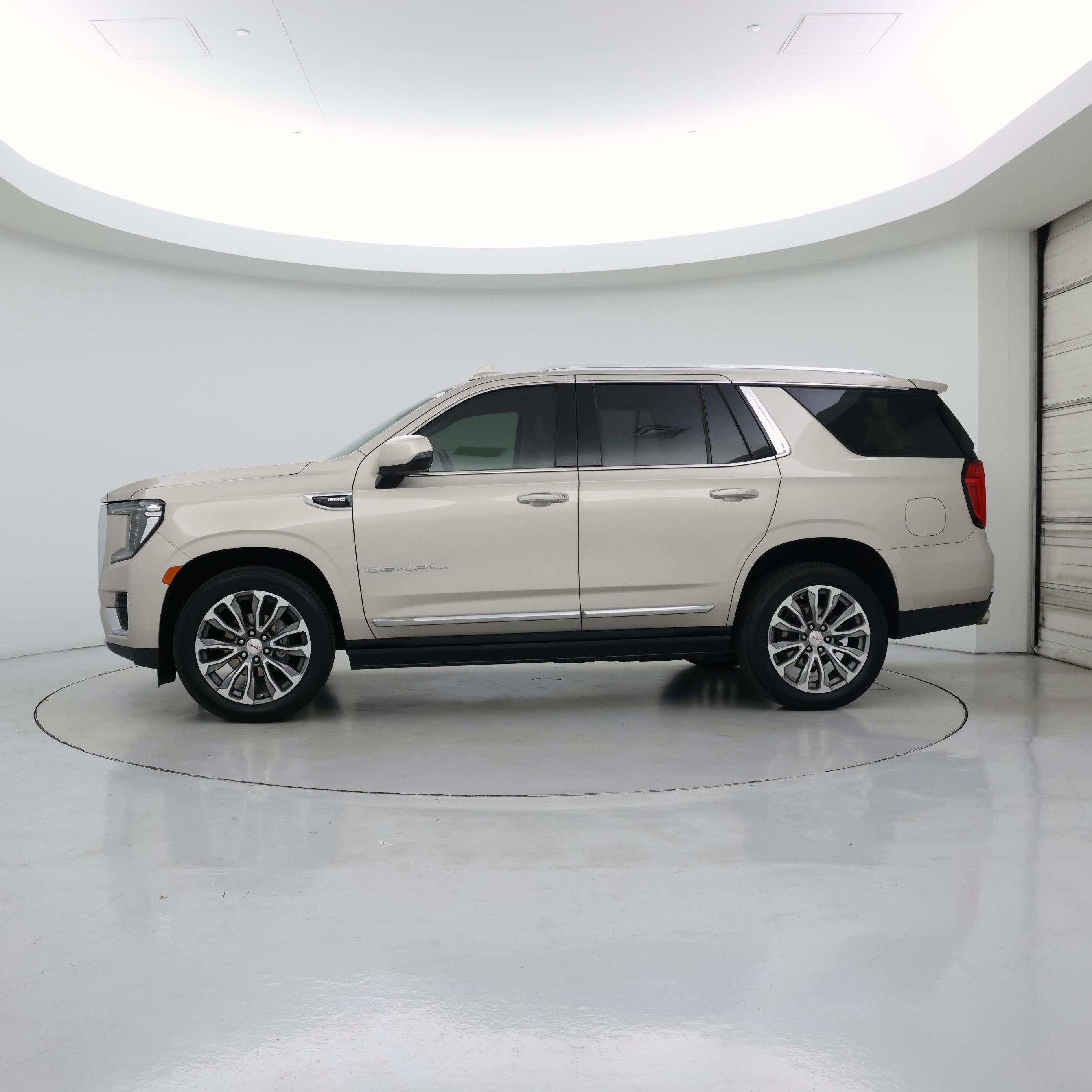 Thumbnail: 2021 GMC Yukon - 3