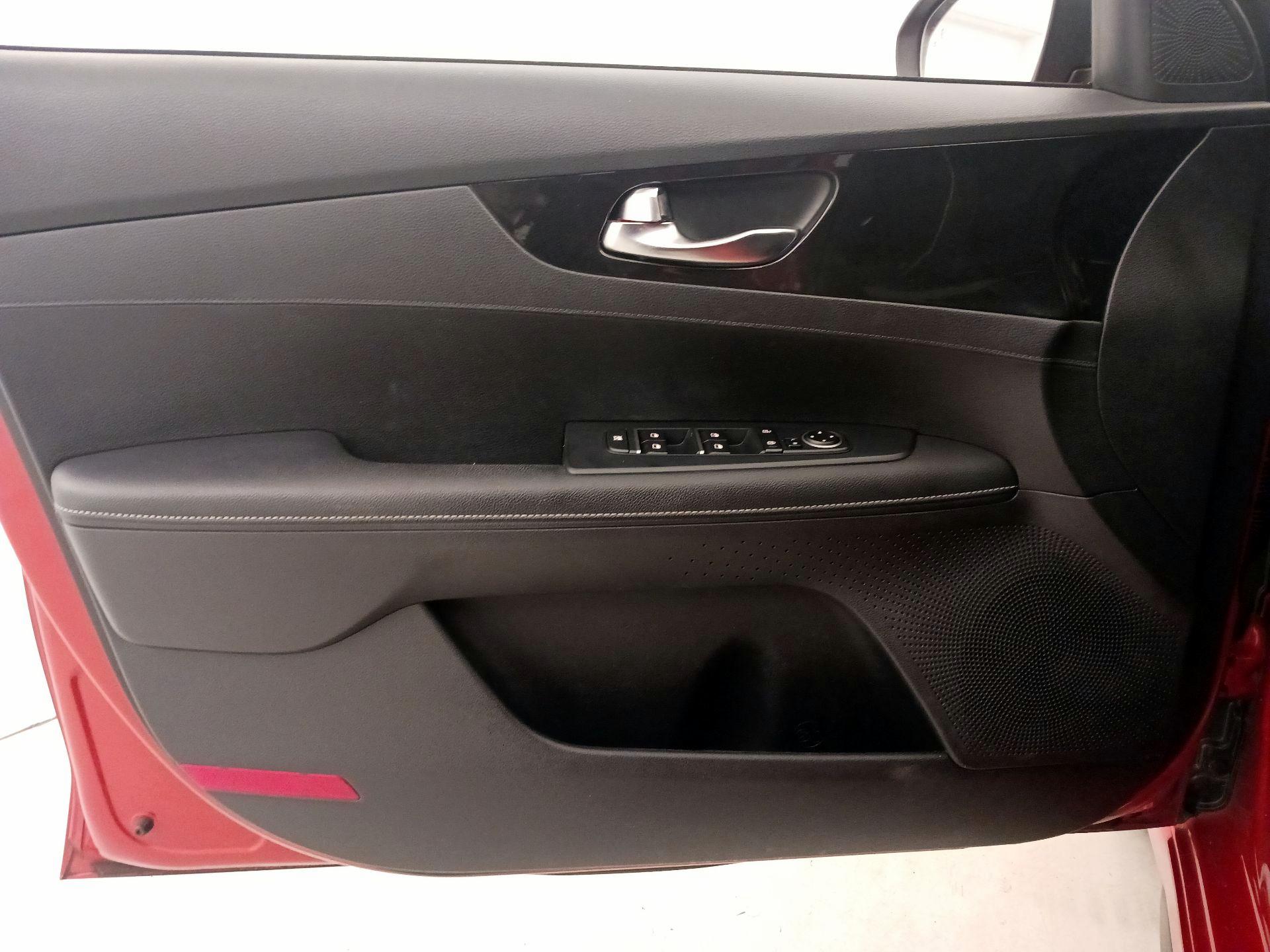 Thumbnail: 2020 Kia Forte - 12