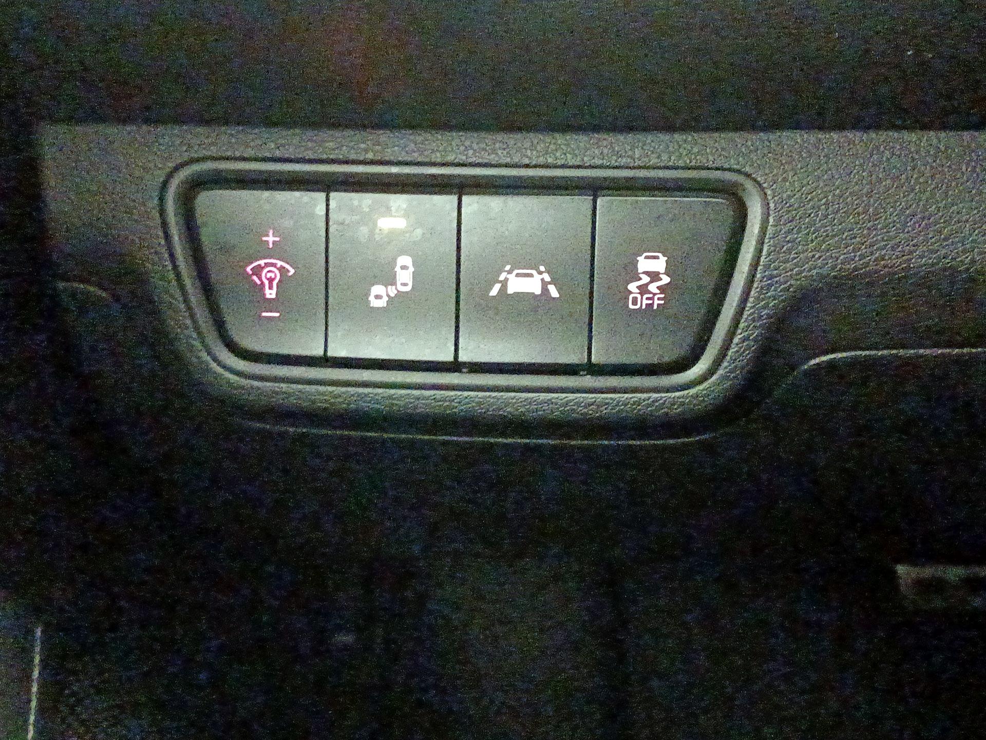 Thumbnail: 2020 Kia Forte - 13