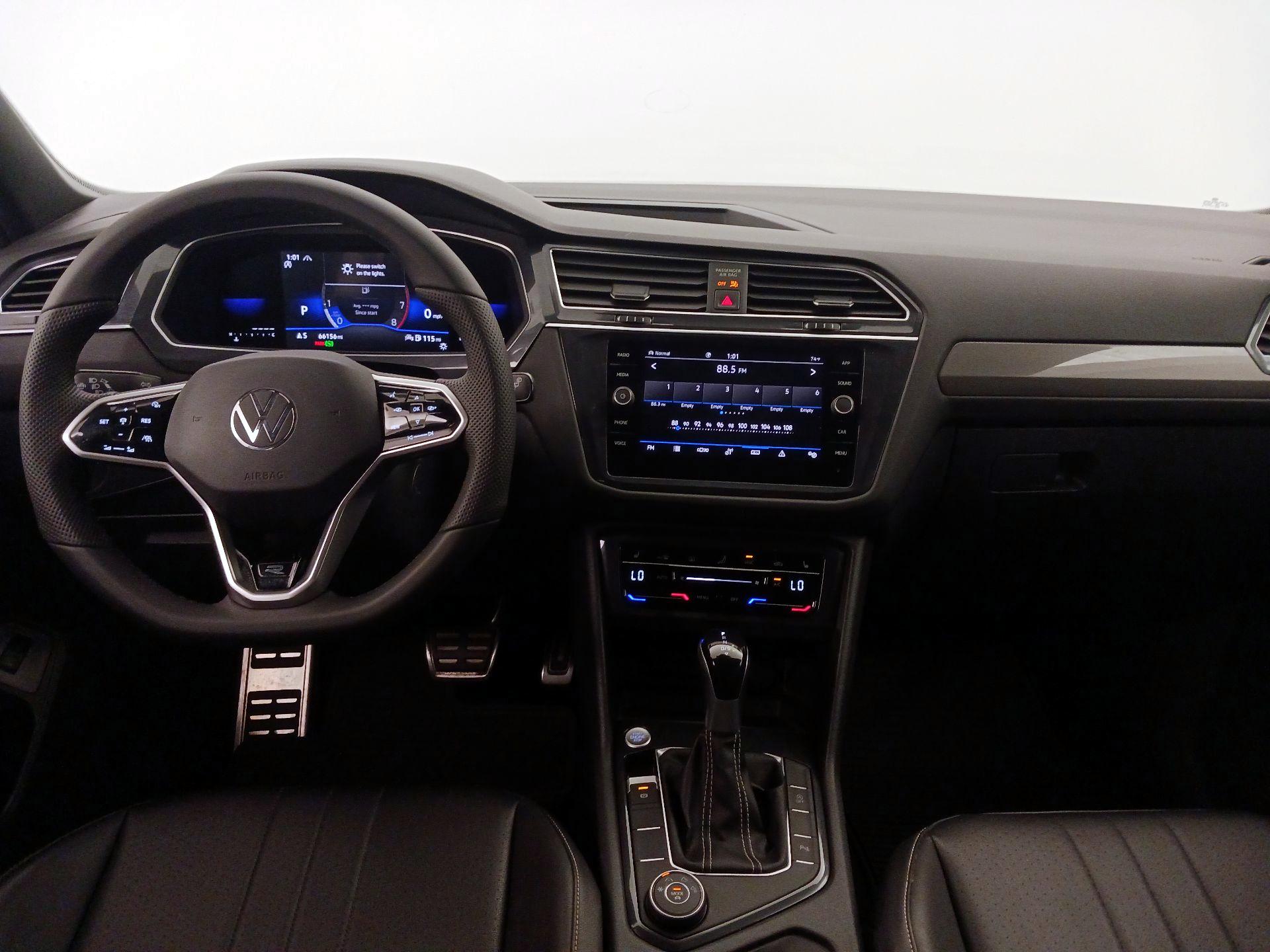 Thumbnail: 2022 Volkswagen Tiguan - 9