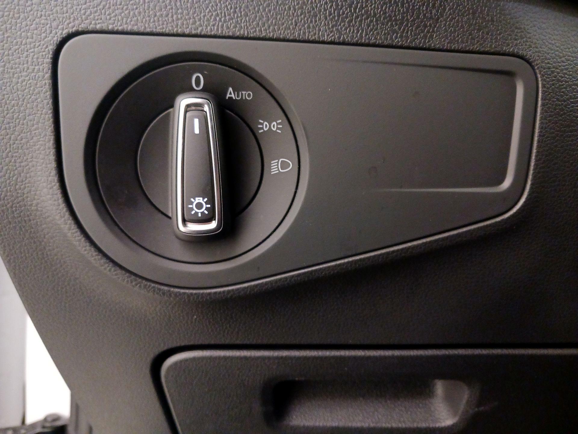 Thumbnail: 2022 Volkswagen Tiguan - 13