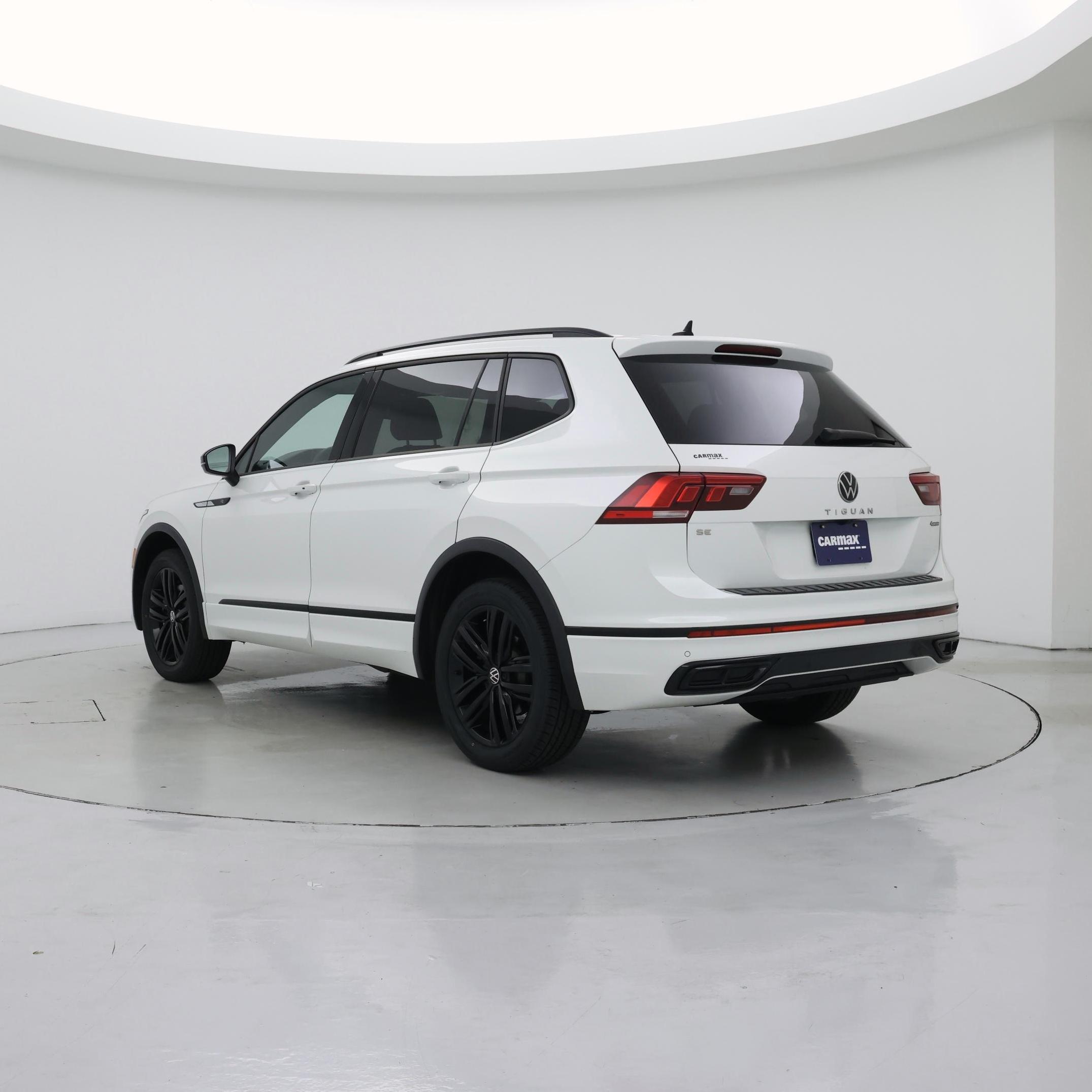 Thumbnail: 2022 Volkswagen Tiguan - 2