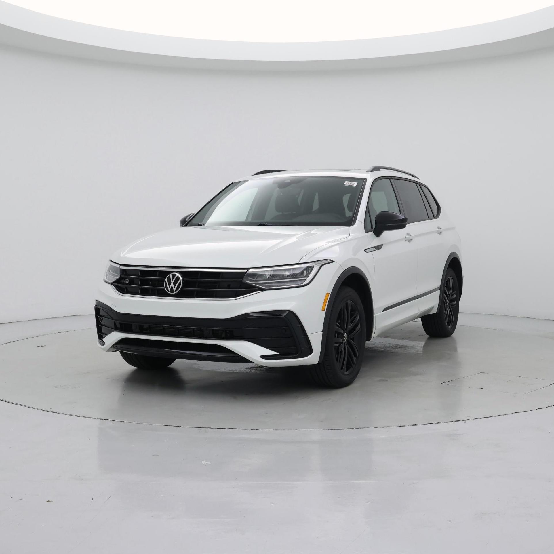 Thumbnail: 2022 Volkswagen Tiguan - 4