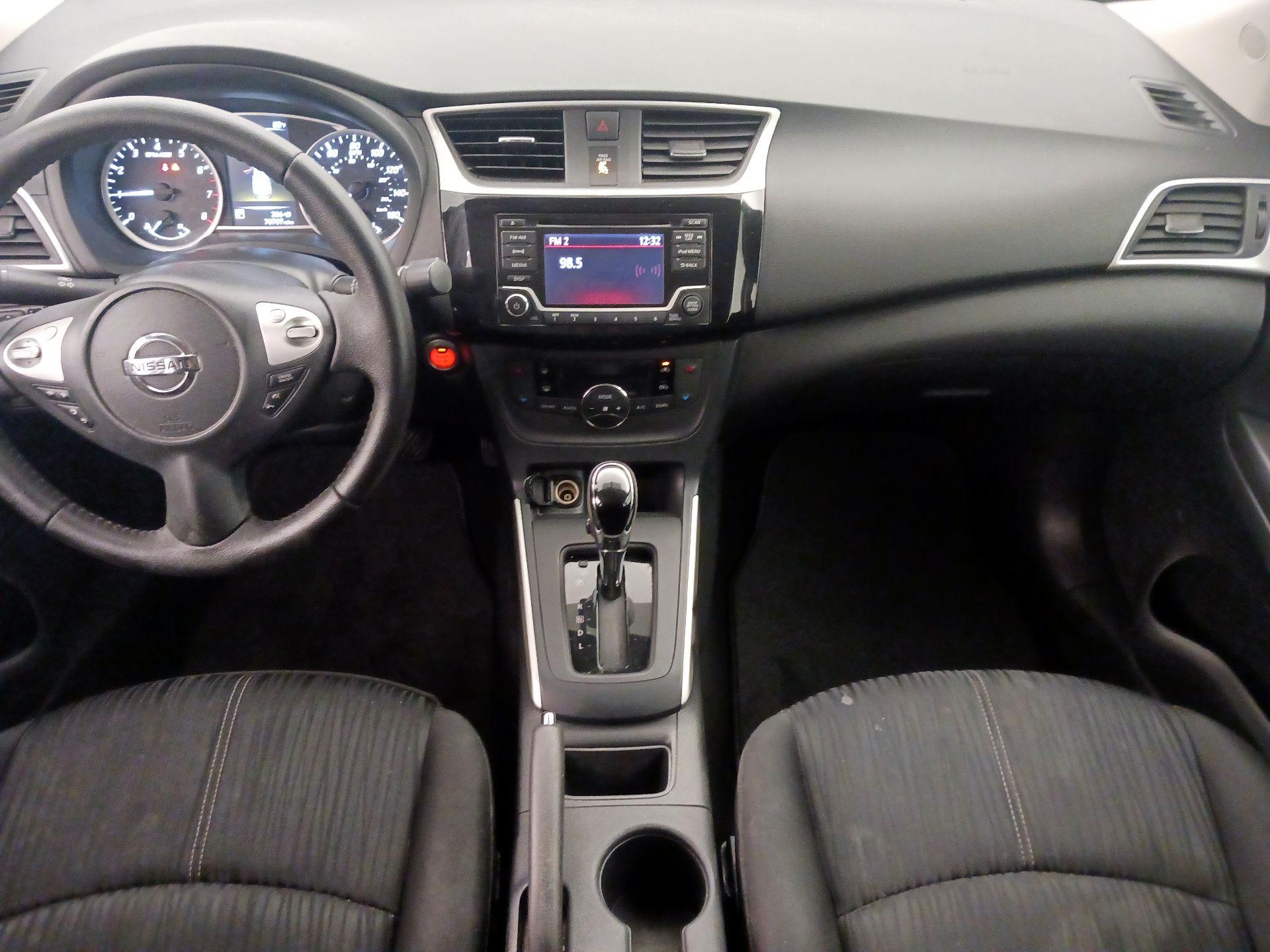 Thumbnail: 2018 Nissan Sentra - 9