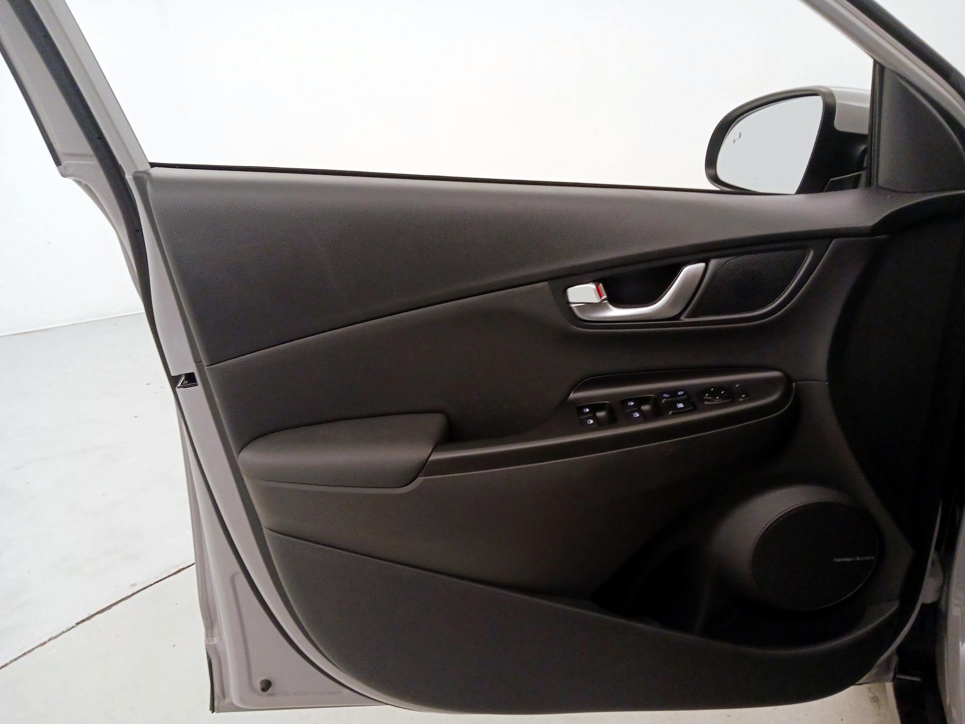 Thumbnail: 2022 Hyundai Kona - 12