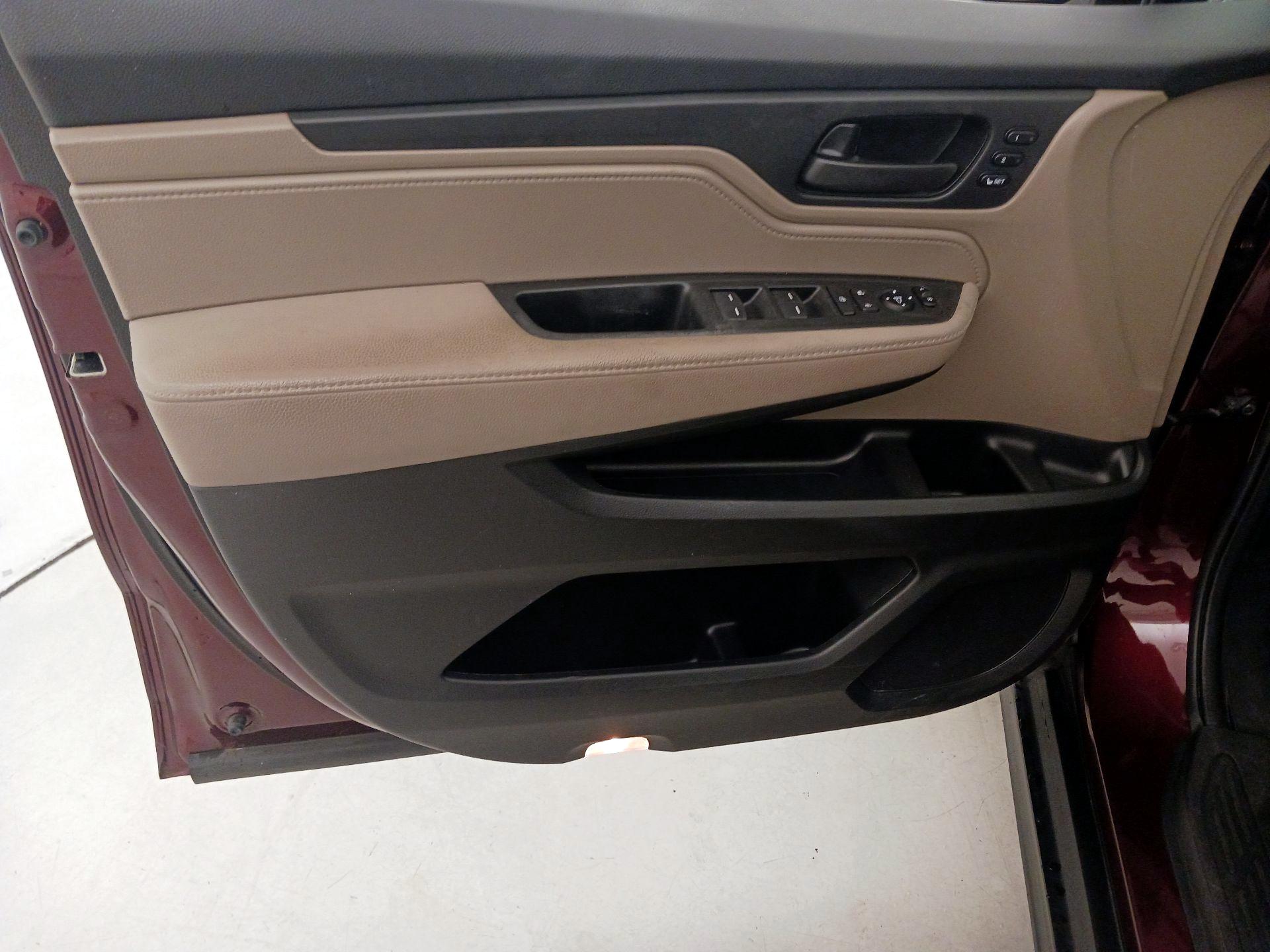 Thumbnail: 2019 Honda Odyssey - 12