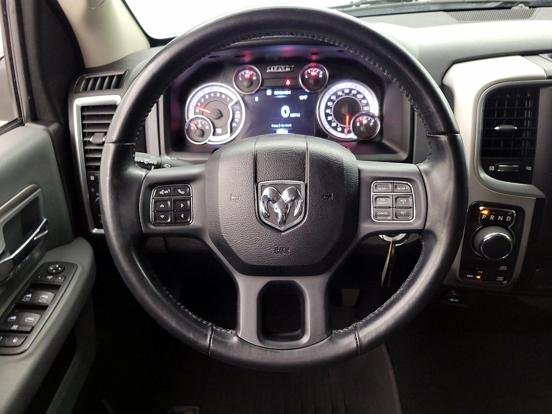 Thumbnail: 2019 RAM 1500 Classic - 10