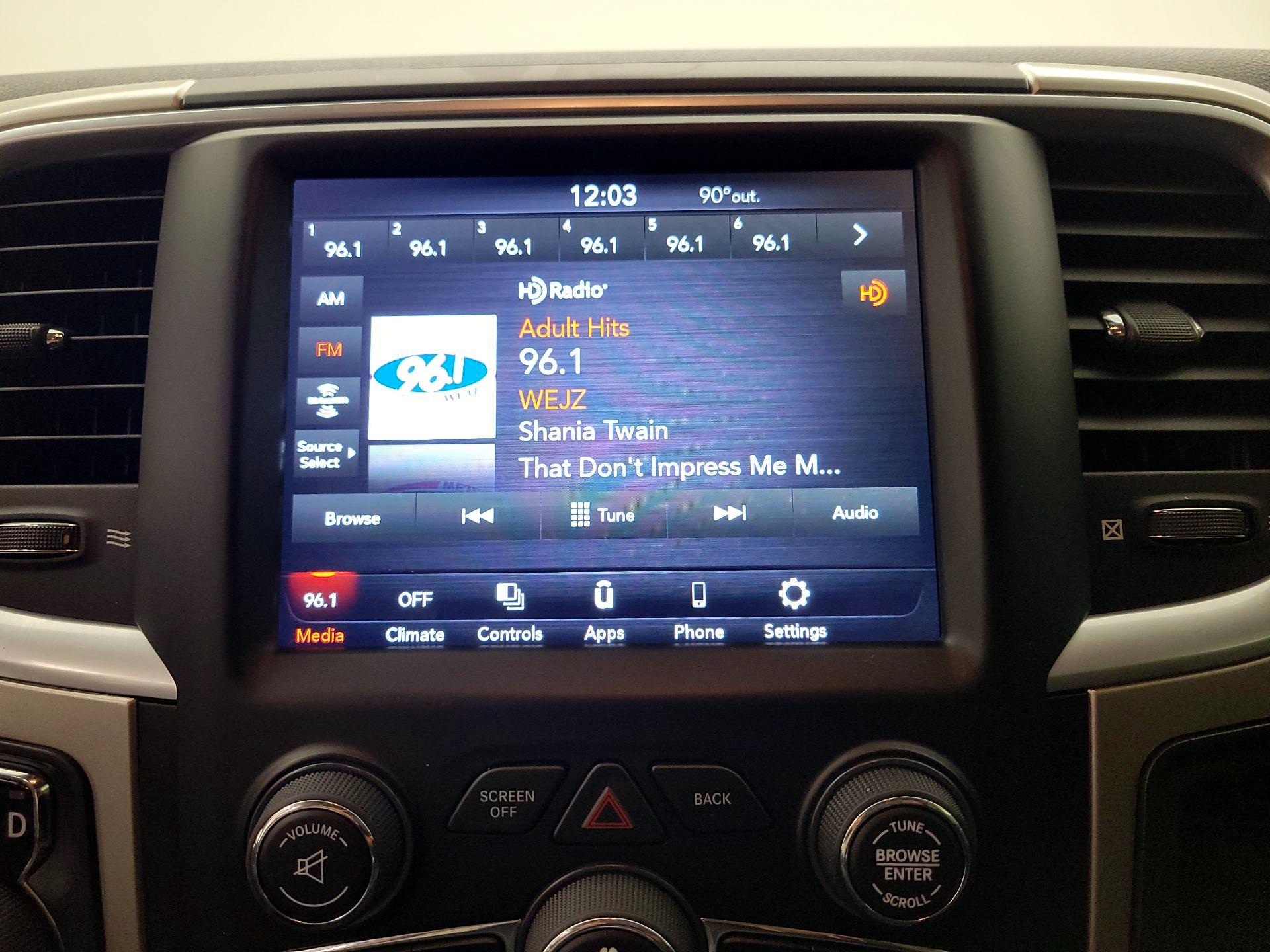 Thumbnail: 2019 RAM 1500 Classic - 15