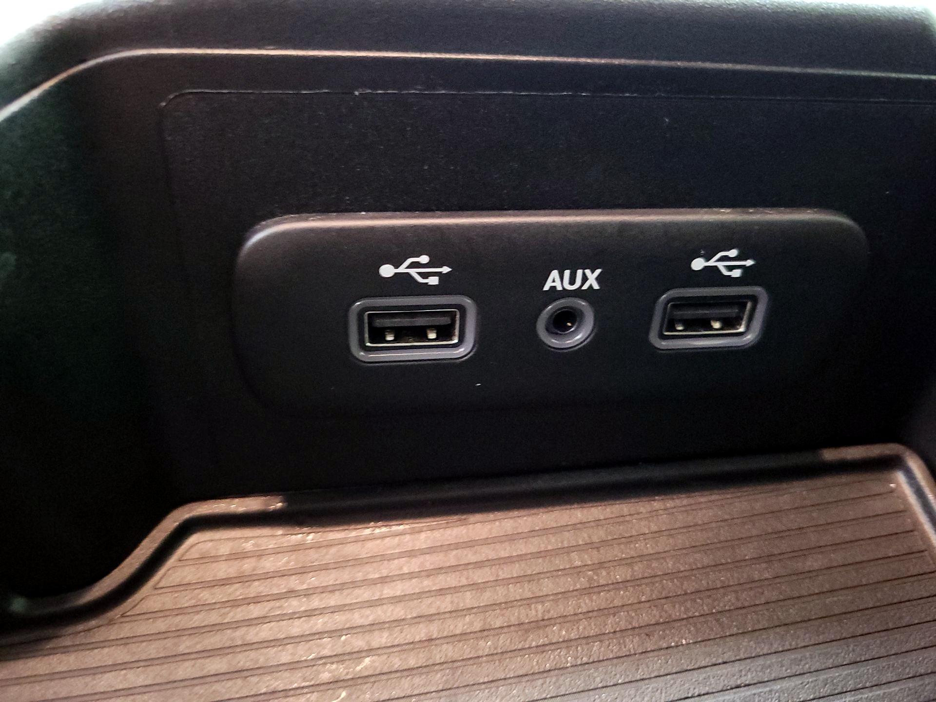 Thumbnail: 2019 RAM 1500 Classic - 18