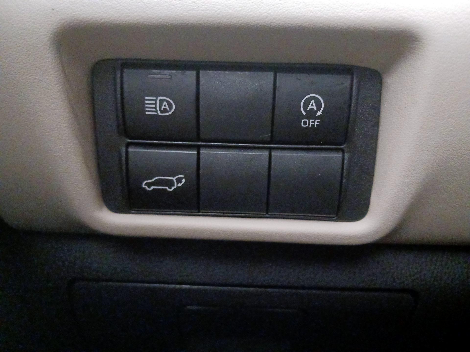 Thumbnail: 2023 Toyota Highlander - 13