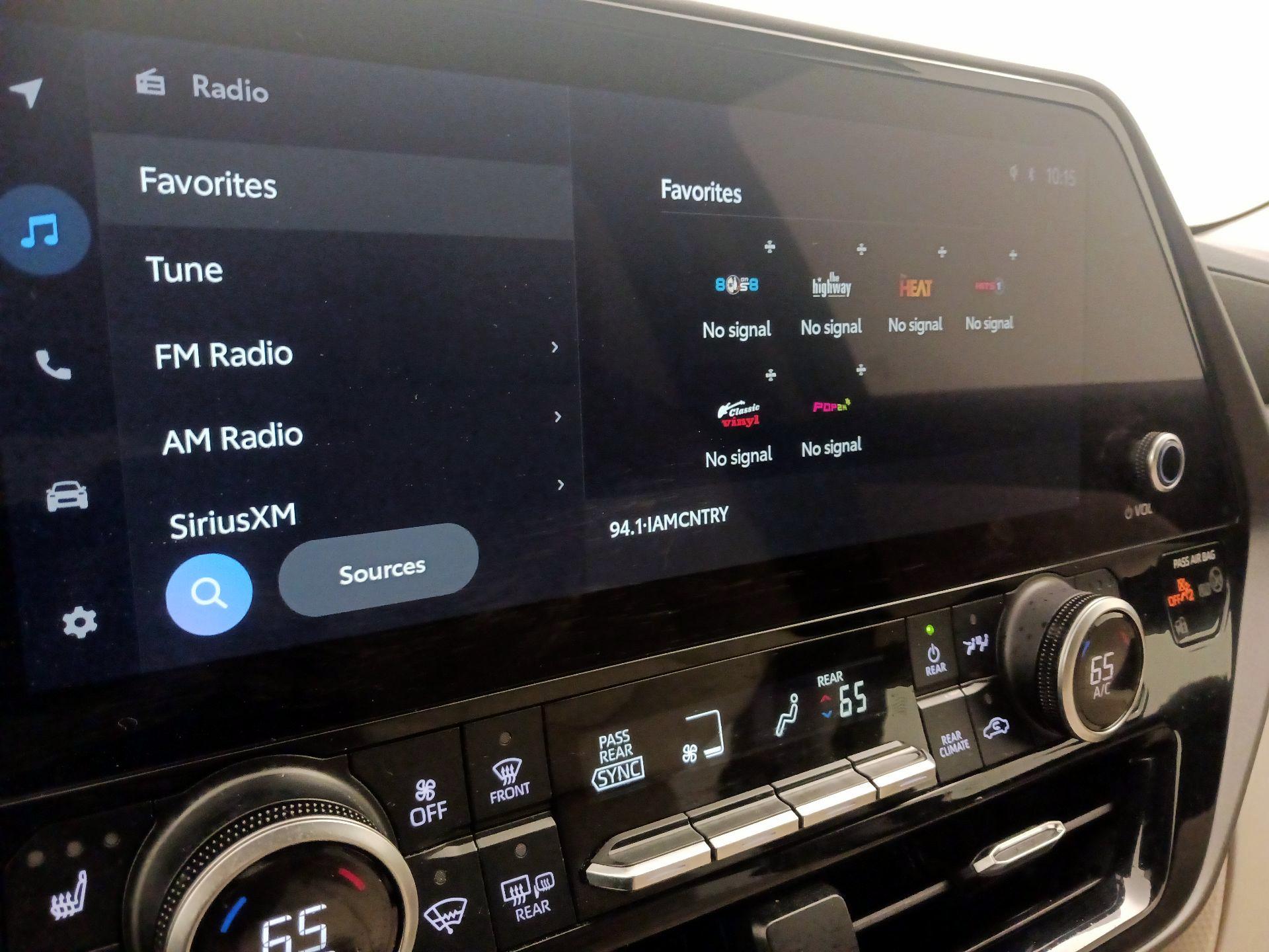 Thumbnail: 2023 Toyota Highlander - 15