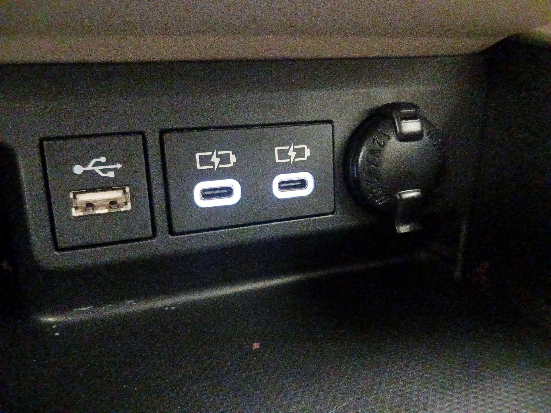 Thumbnail: 2023 Toyota Highlander - 18