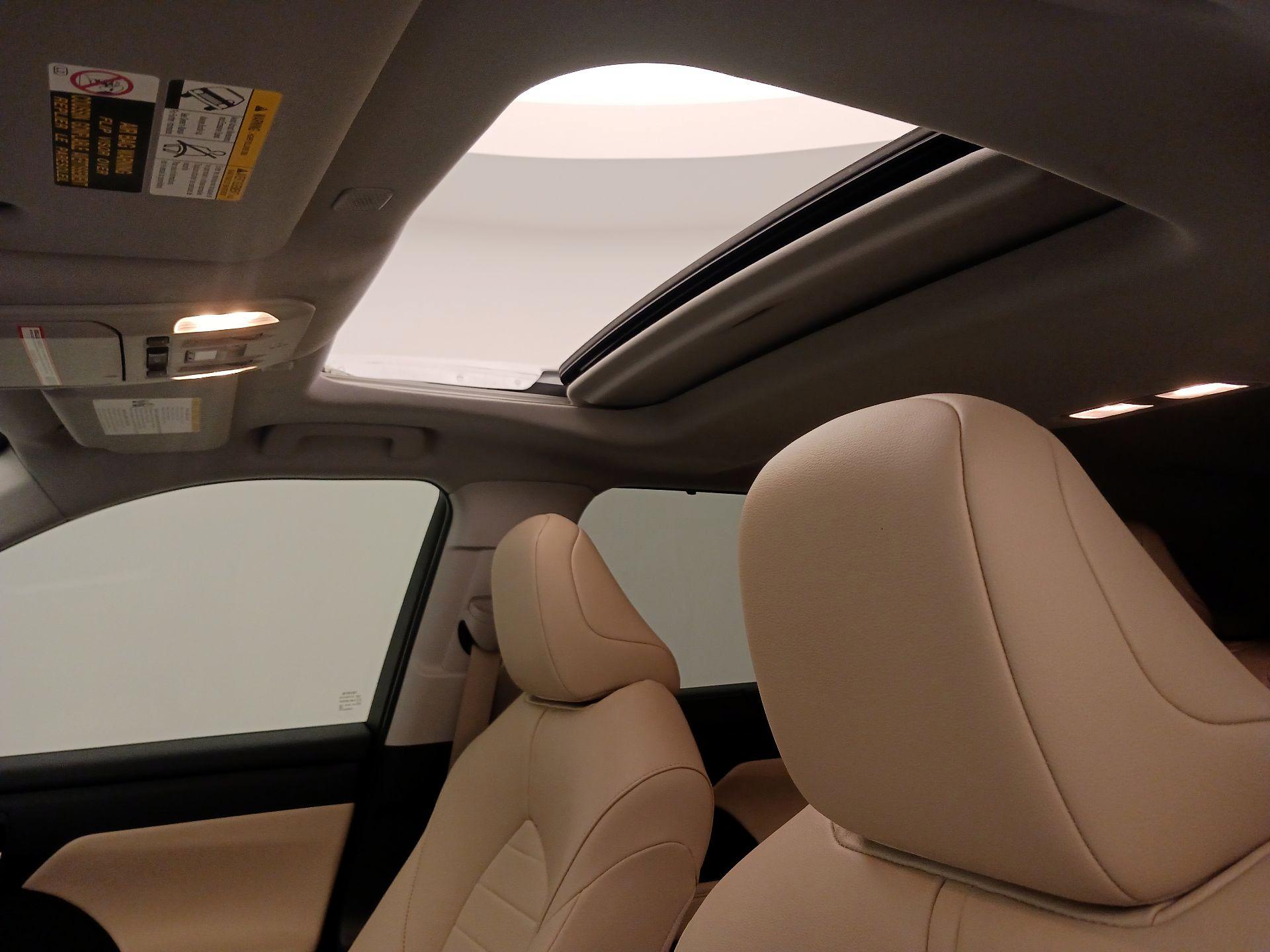 Thumbnail: 2023 Toyota Highlander - 19