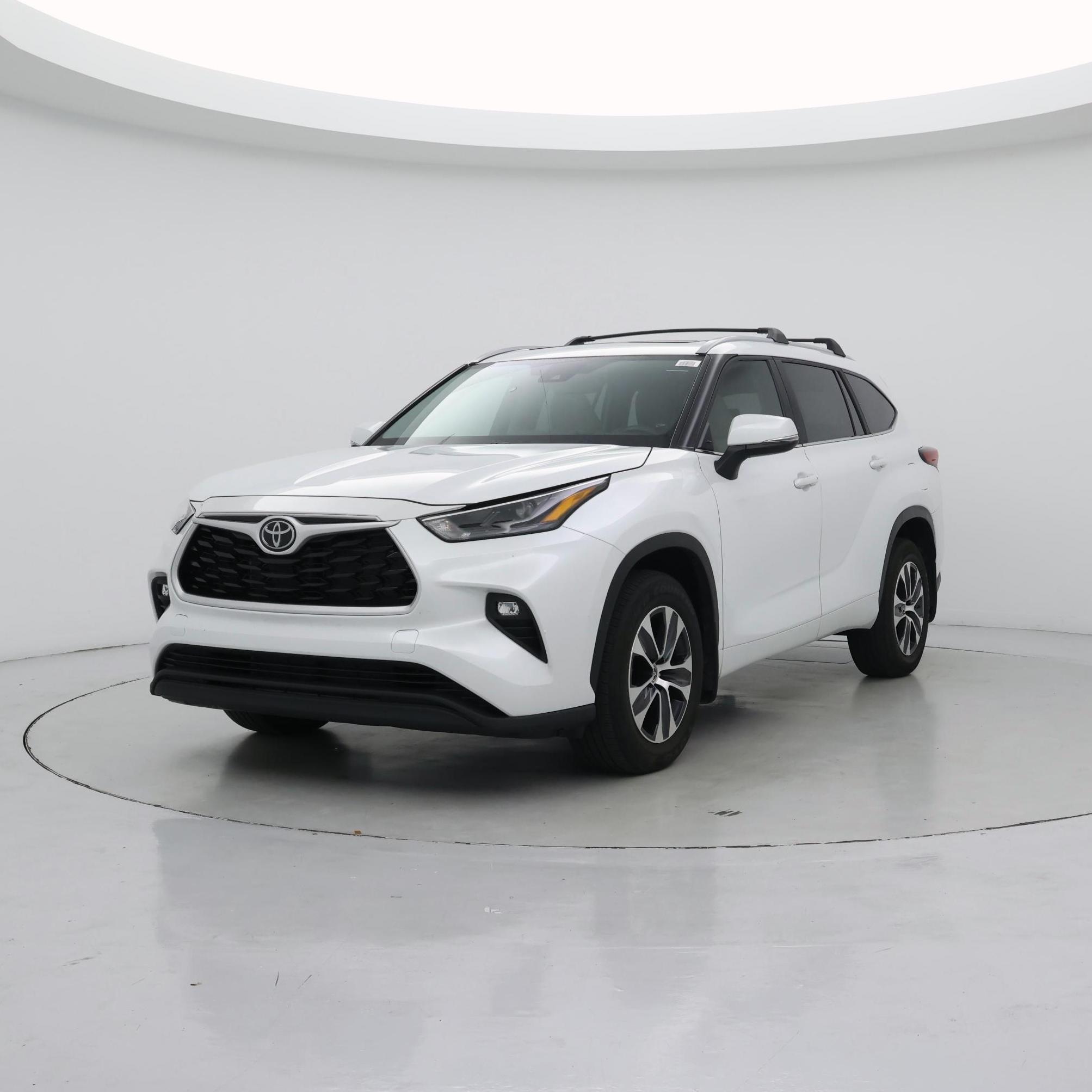 Thumbnail: 2023 Toyota Highlander - 4