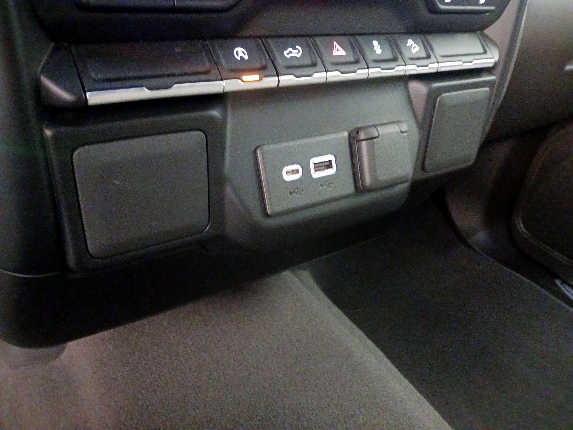 Thumbnail: 2021 Chevrolet Silverado 1500 - 18