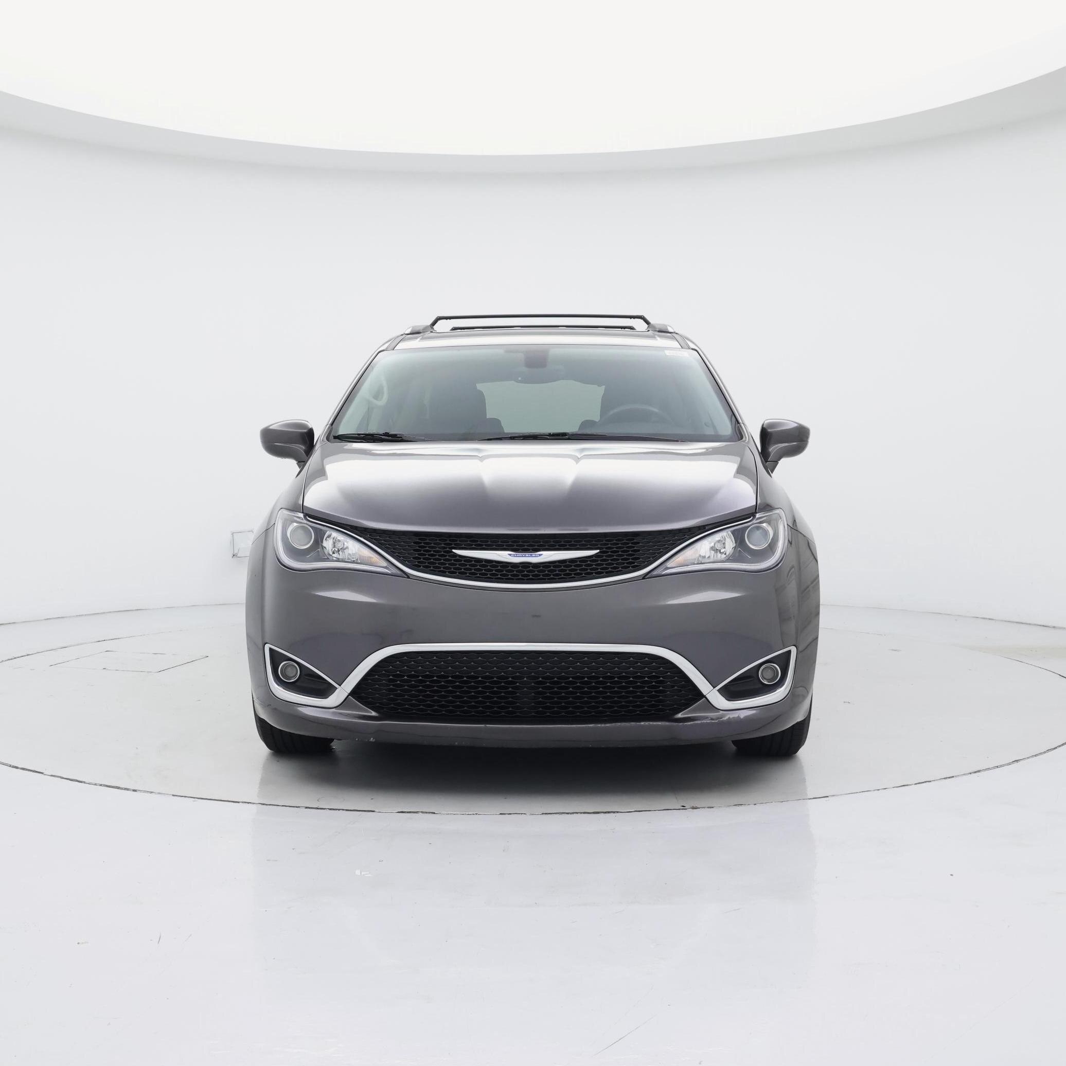 Thumbnail: 2018 Chrysler Pacifica - 5
