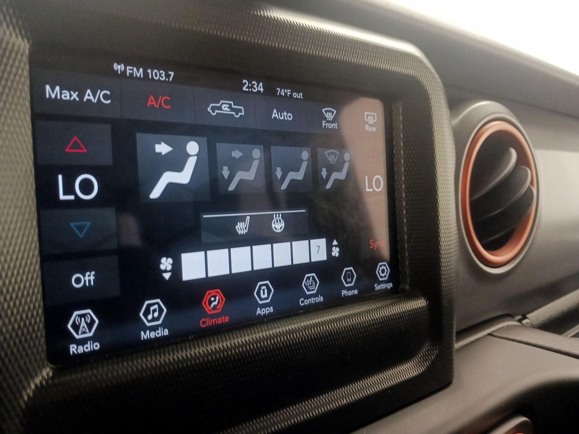 Thumbnail: 2021 Jeep Gladiator - 16