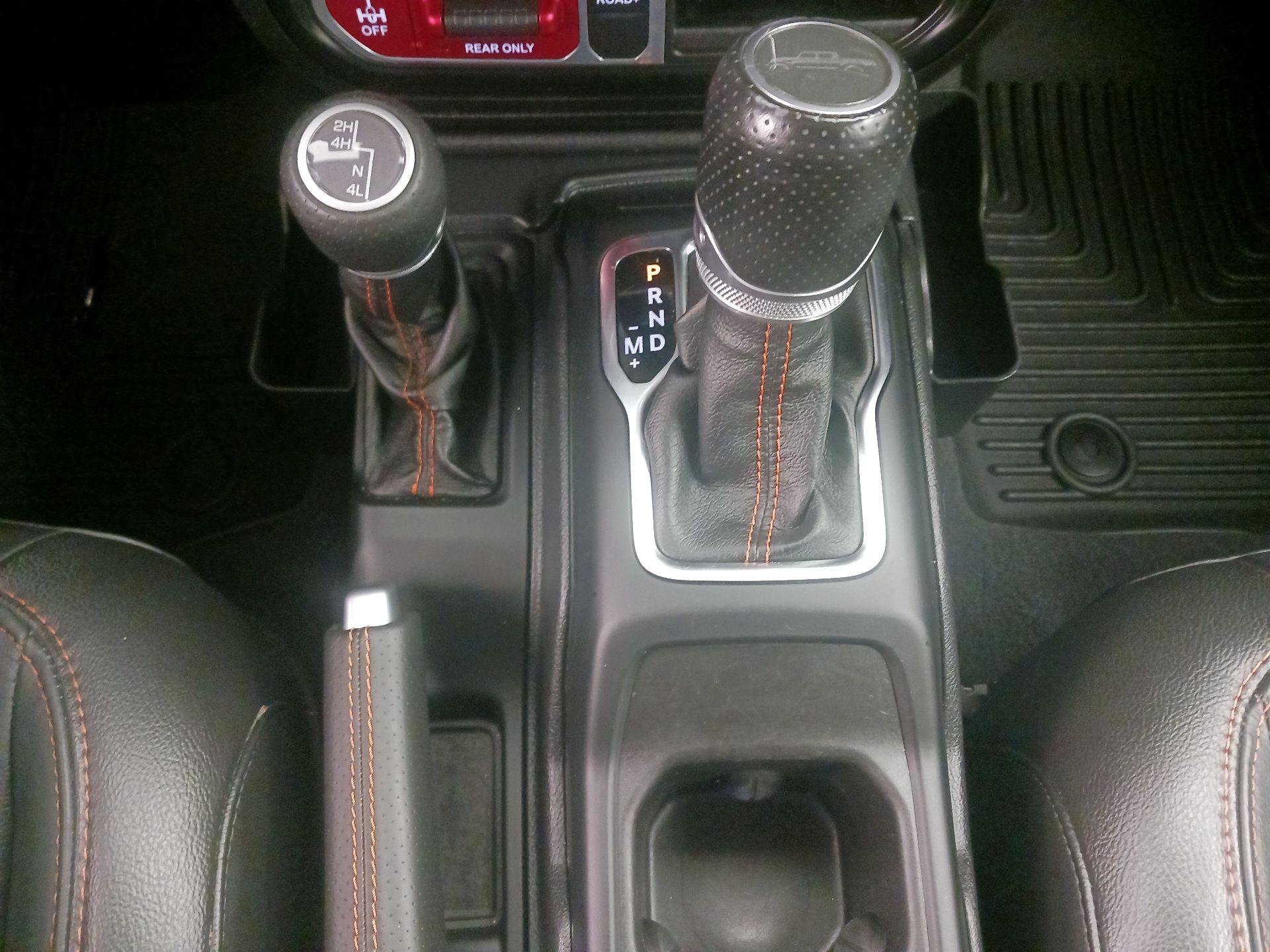 Thumbnail: 2021 Jeep Gladiator - 17