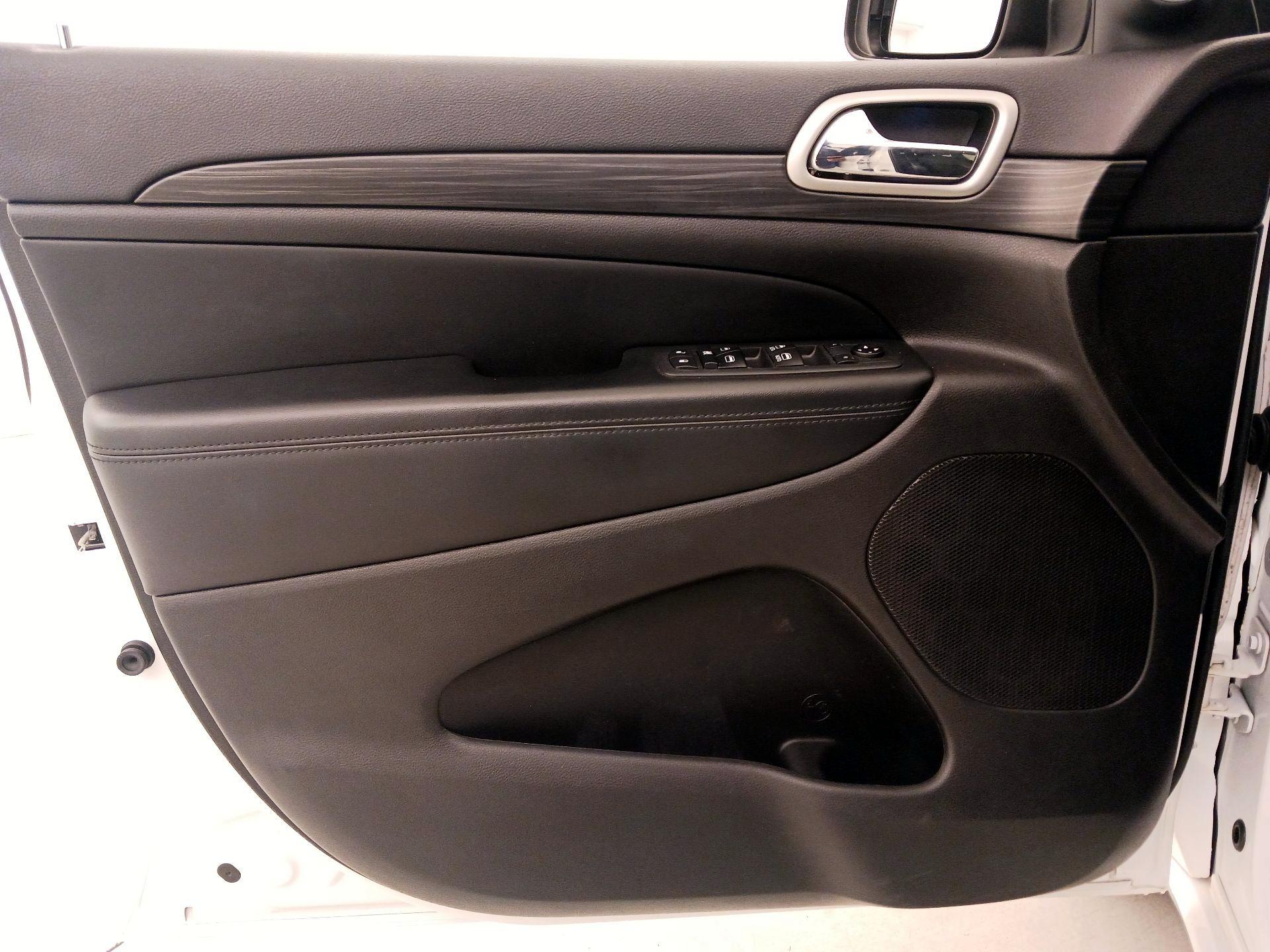 Thumbnail: 2019 Jeep Grand Cherokee - 12