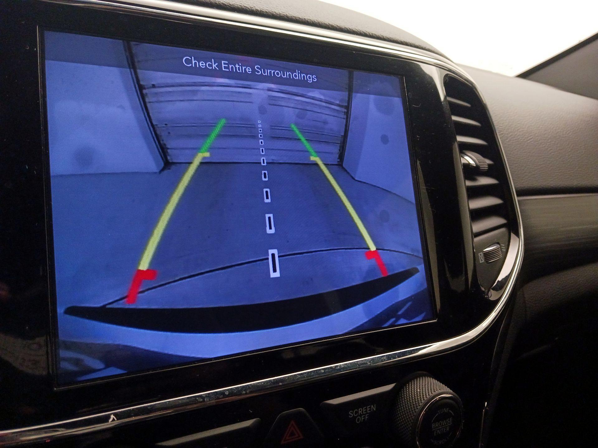 Thumbnail: 2019 Jeep Grand Cherokee - 15