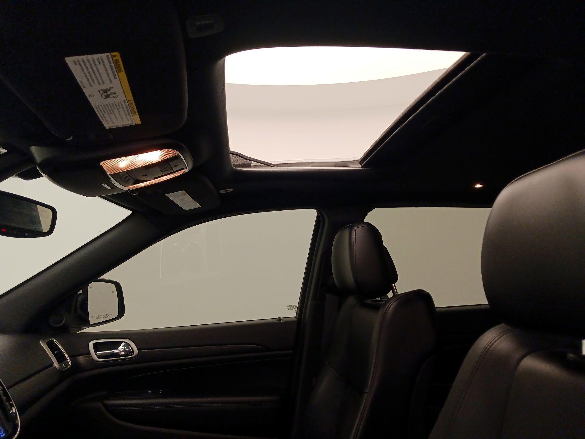 Thumbnail: 2019 Jeep Grand Cherokee - 20