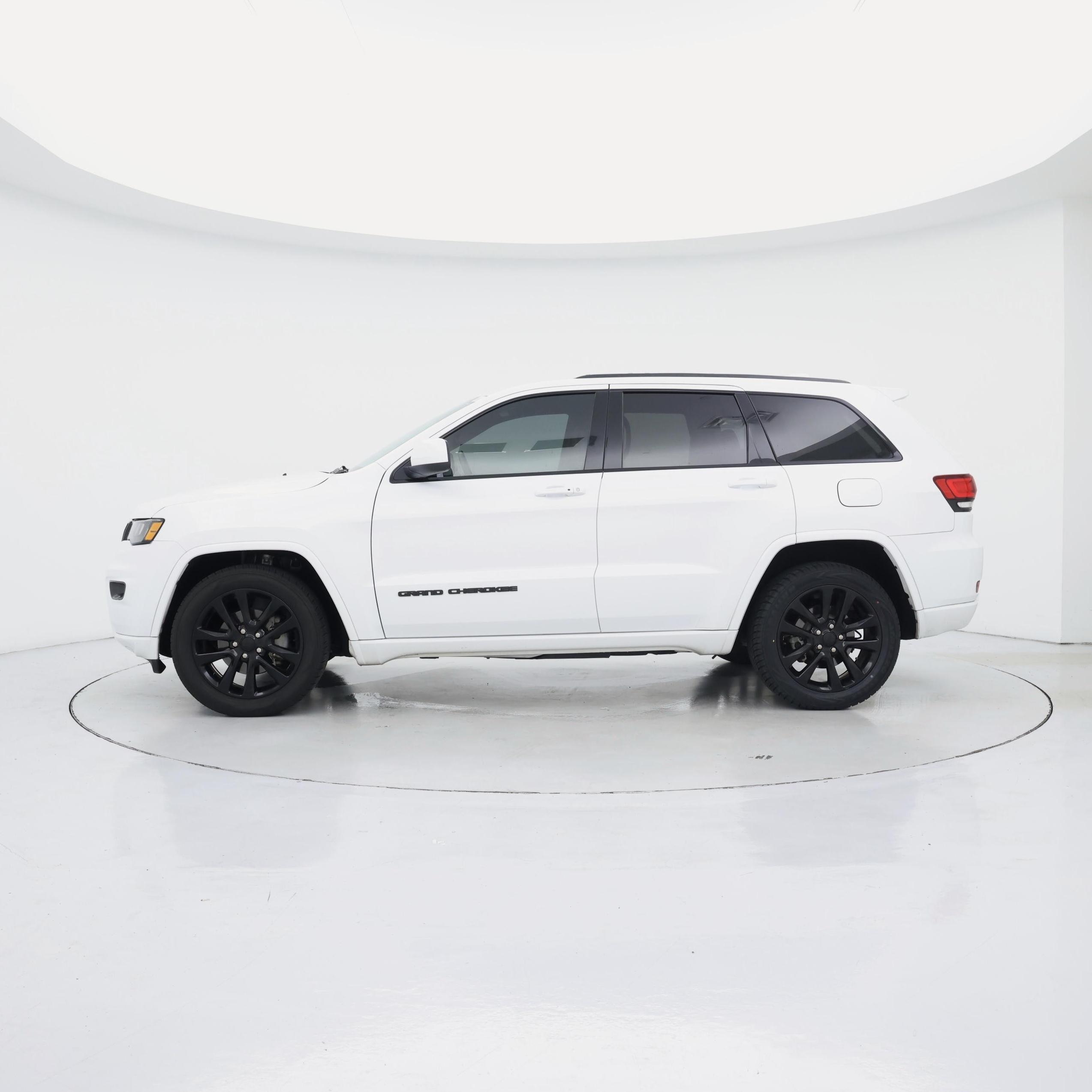 Thumbnail: 2019 Jeep Grand Cherokee - 3