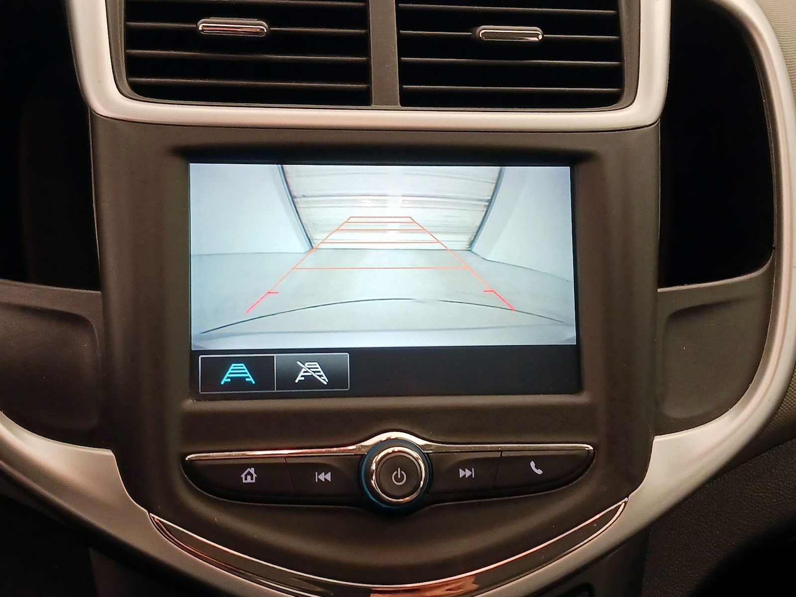 2017 Chevrolet Sonic LS - Photo 15