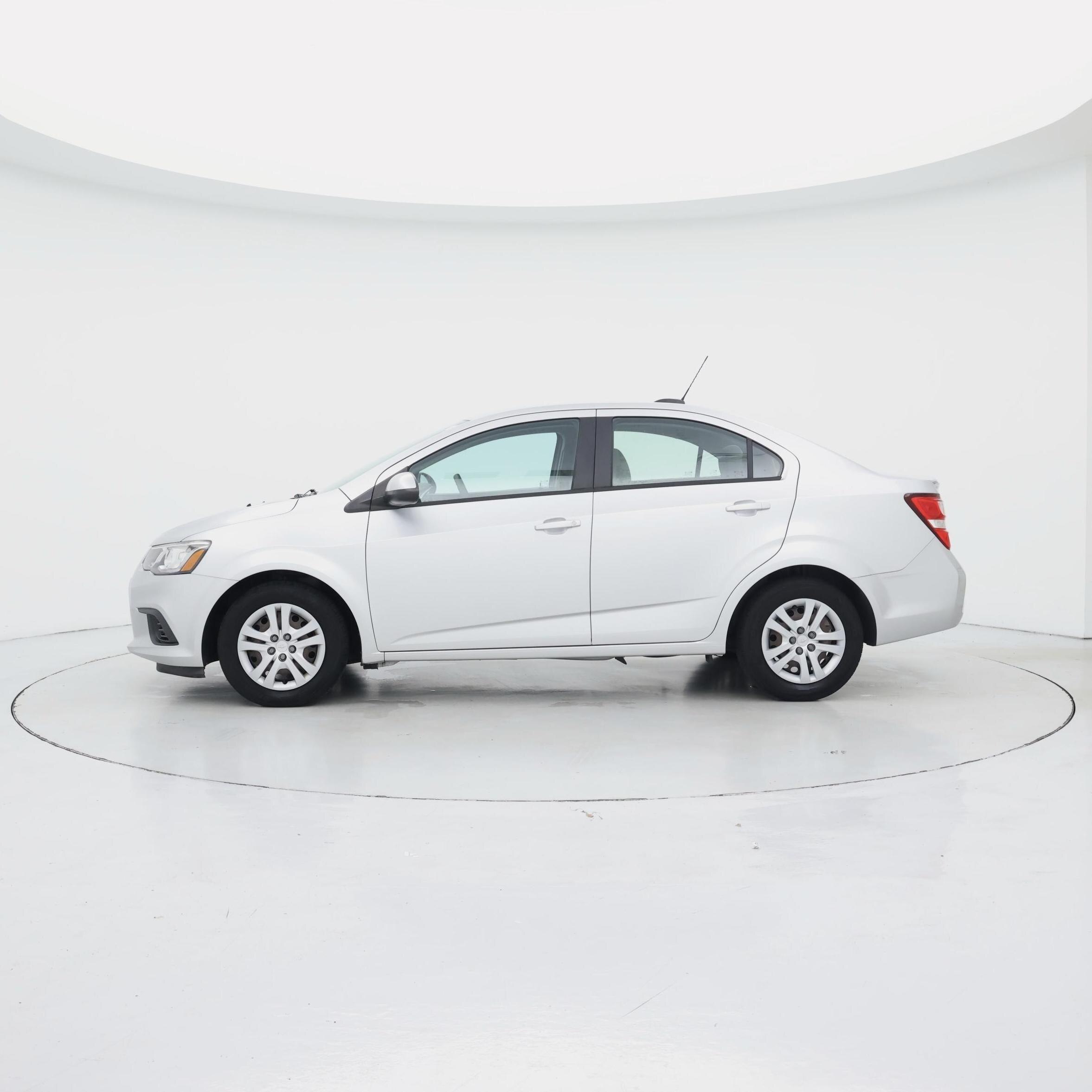 Thumbnail: 2017 Chevrolet Sonic - 3