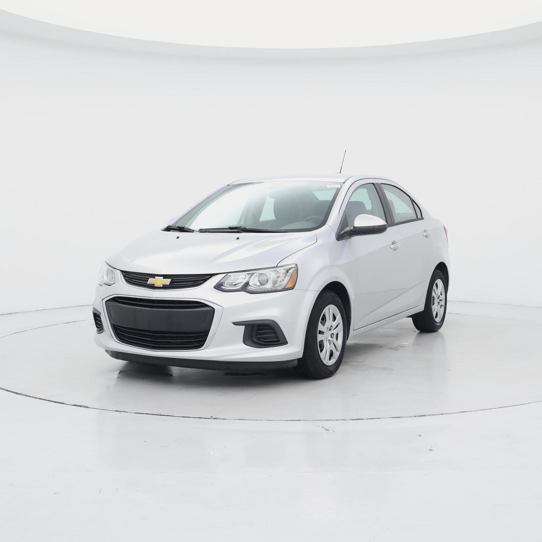 Thumbnail: 2017 Chevrolet Sonic - 4
