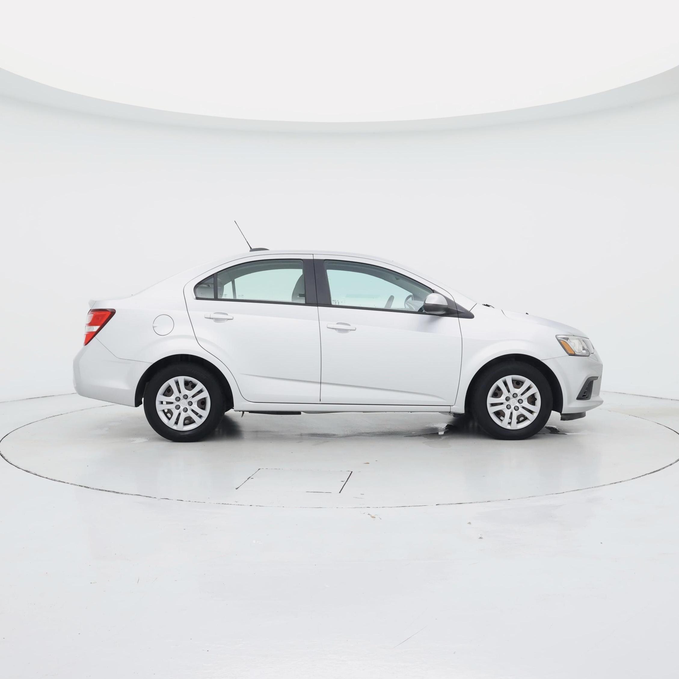Thumbnail: 2017 Chevrolet Sonic - 7