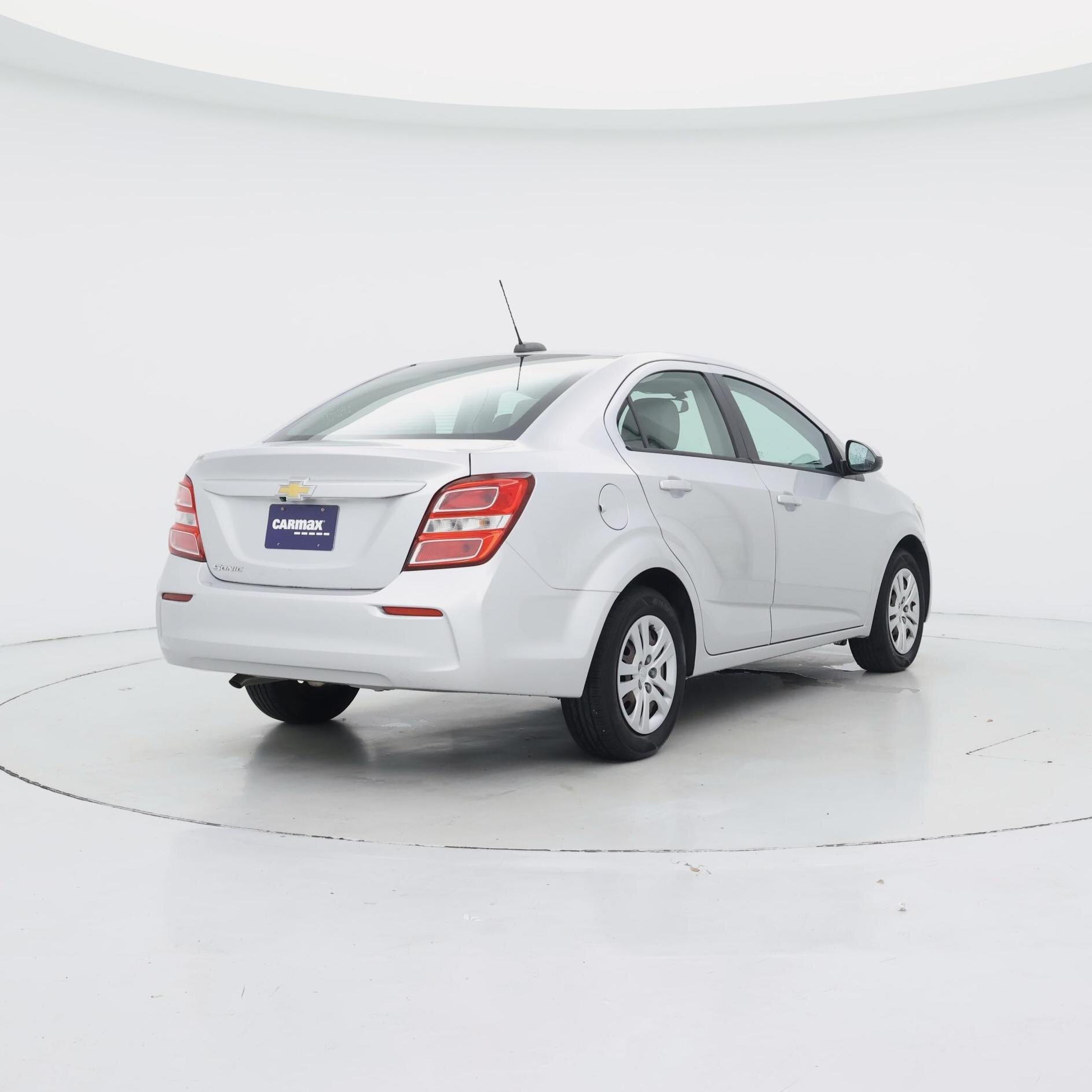 Thumbnail: 2017 Chevrolet Sonic - 8