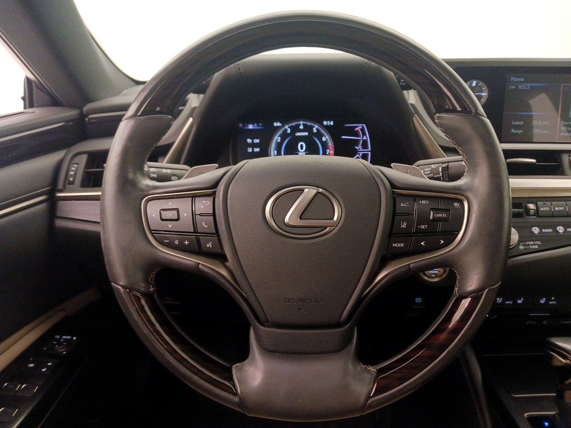 Thumbnail: 2021 Lexus ES - 10