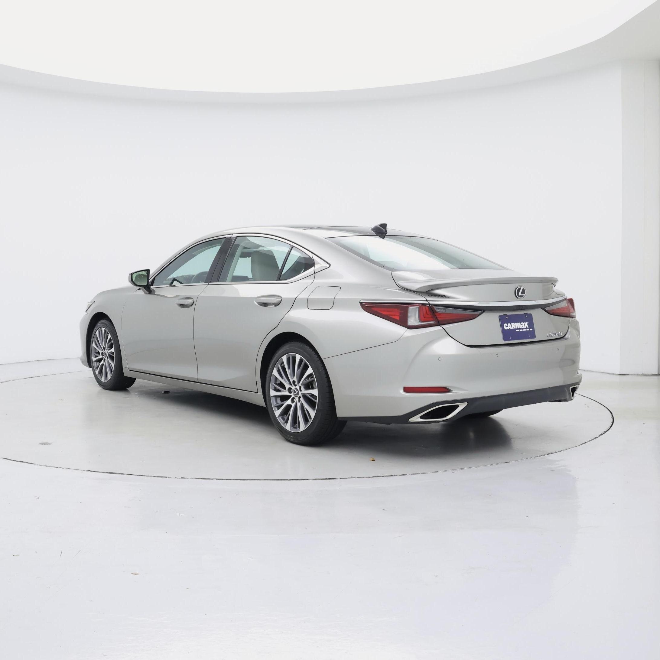 Thumbnail: 2021 Lexus ES - 2