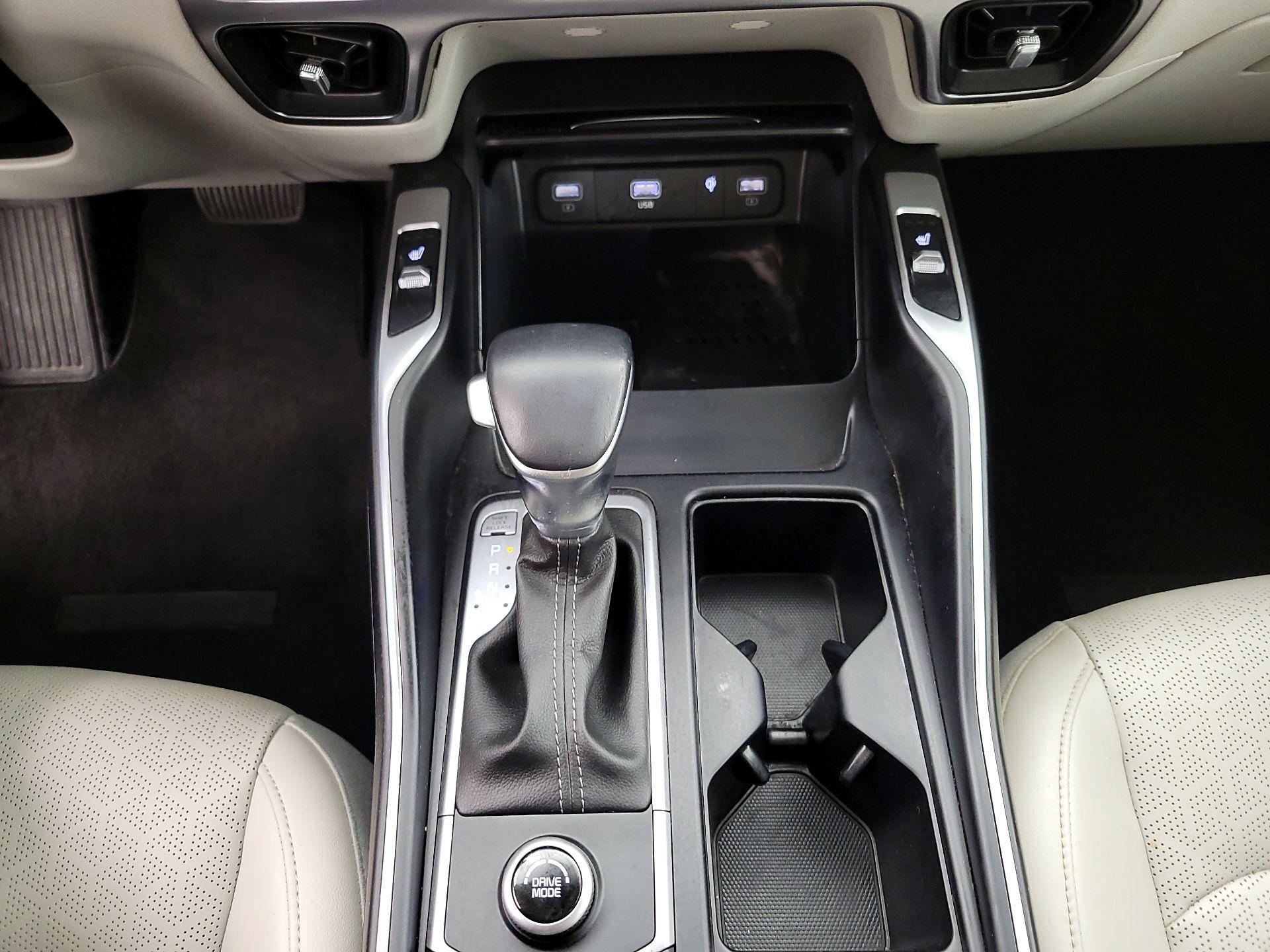 Thumbnail: 2023 Kia Sorento - 18