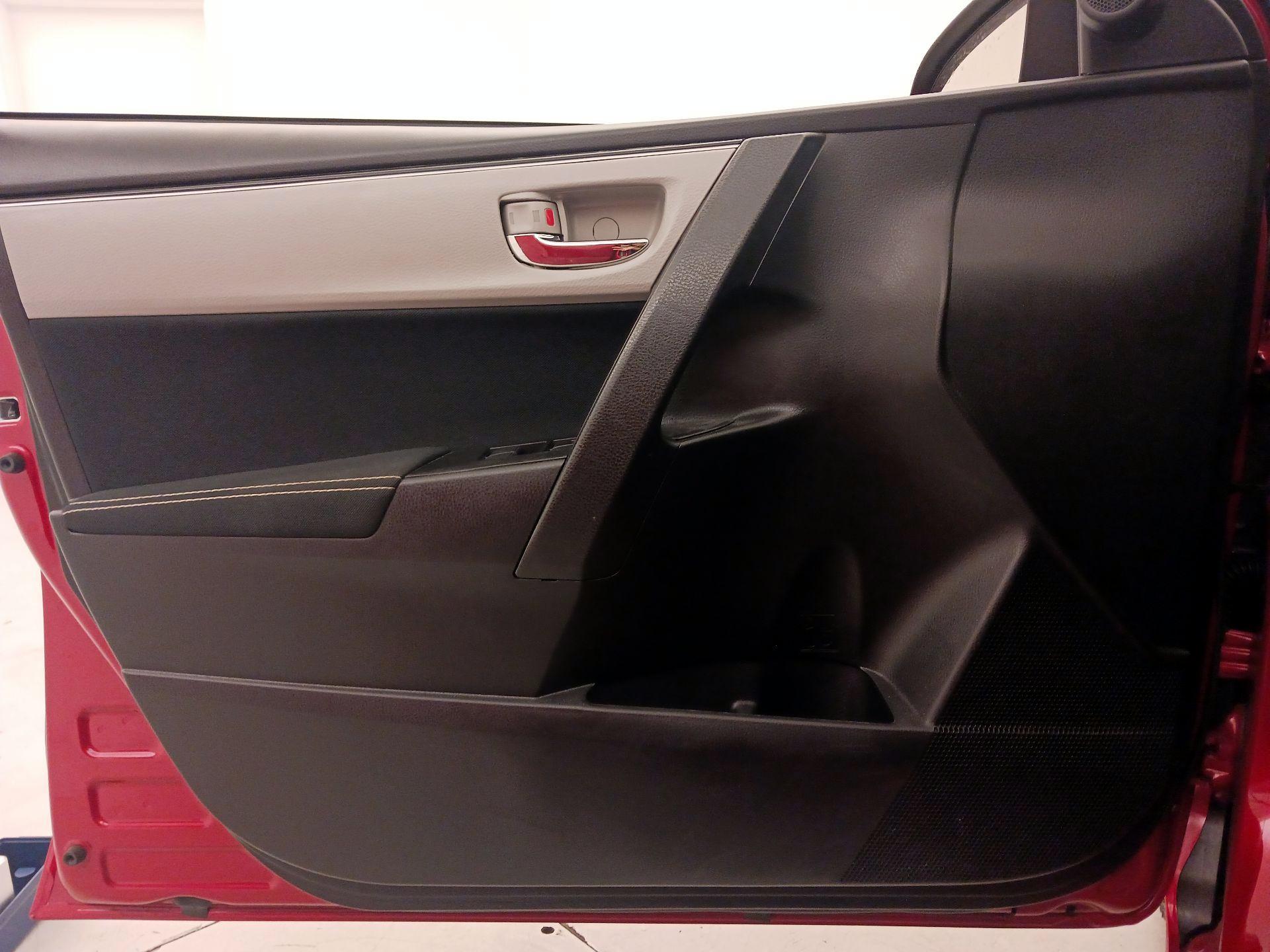 Thumbnail: 2017 Toyota Corolla - 12