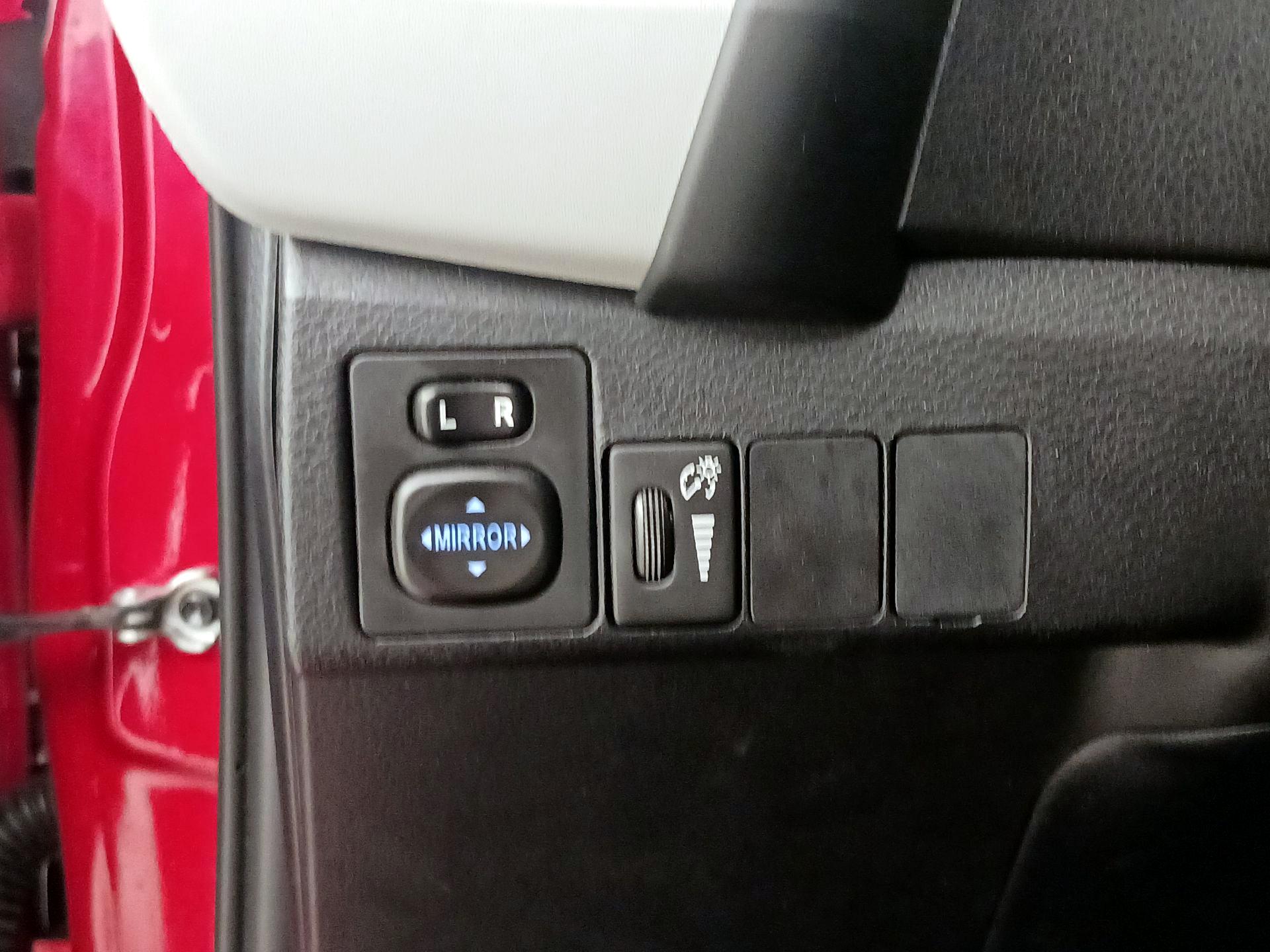 Thumbnail: 2017 Toyota Corolla - 13