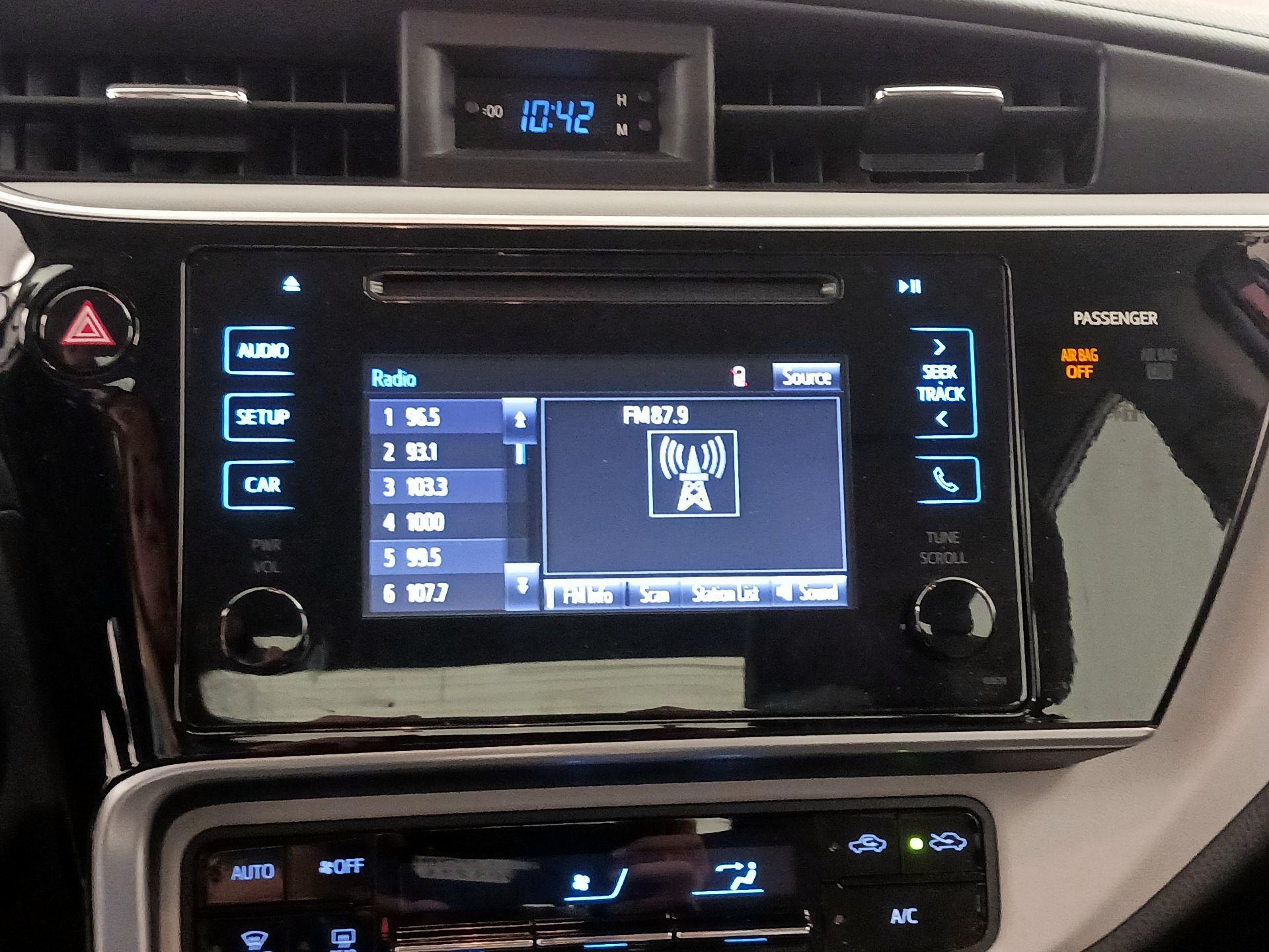 Thumbnail: 2017 Toyota Corolla - 15