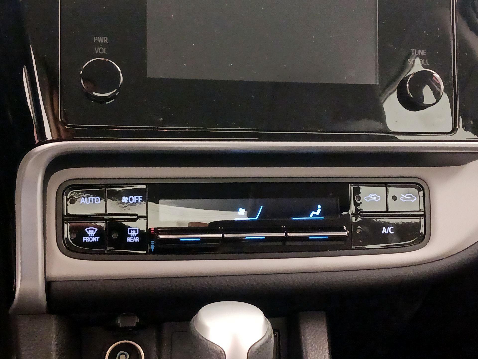 Thumbnail: 2017 Toyota Corolla - 16