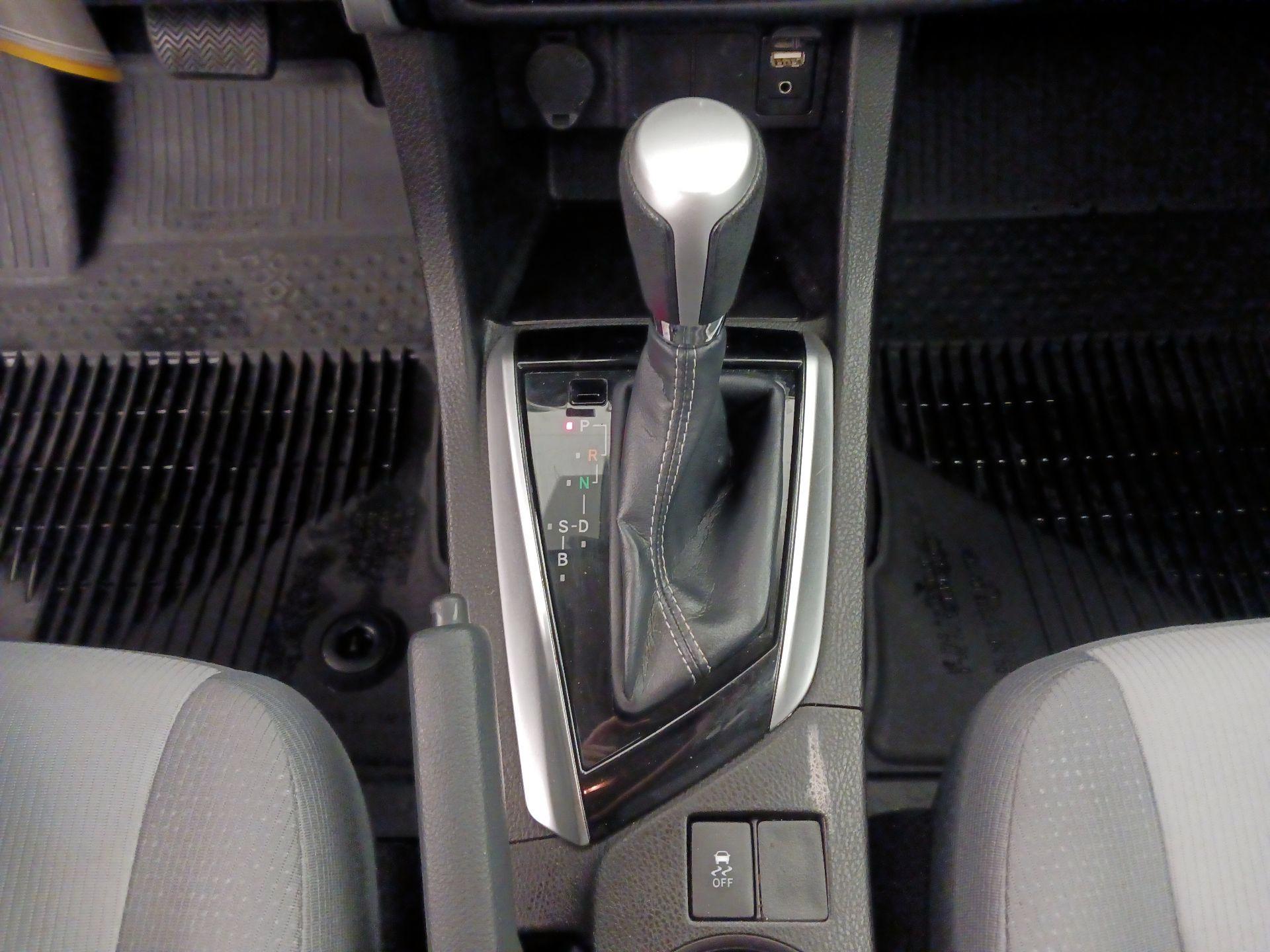 Thumbnail: 2018 Toyota Corolla - 17