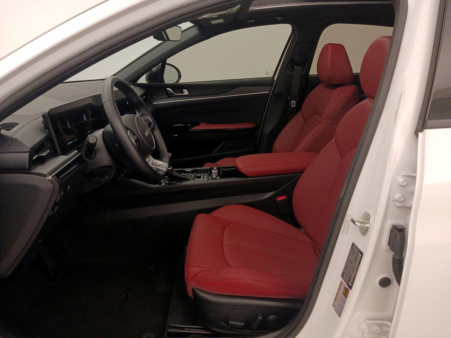 Thumbnail: 2025 Kia K5 - 11